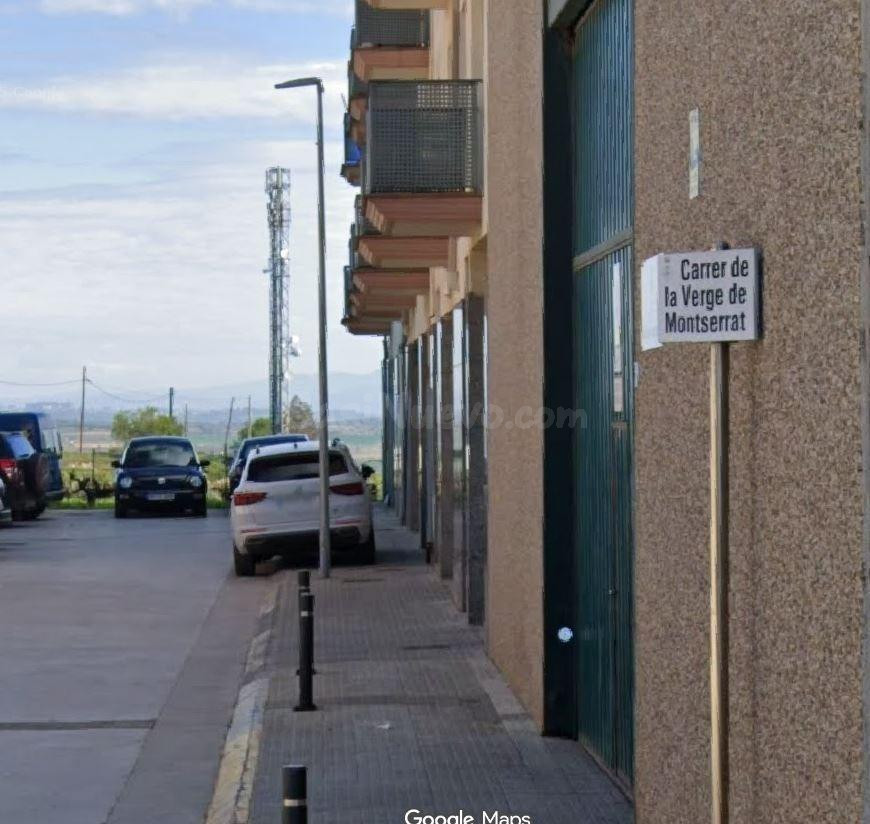 Se vende piso OKUPADO en Verge de Montserrat 3 de La Granada