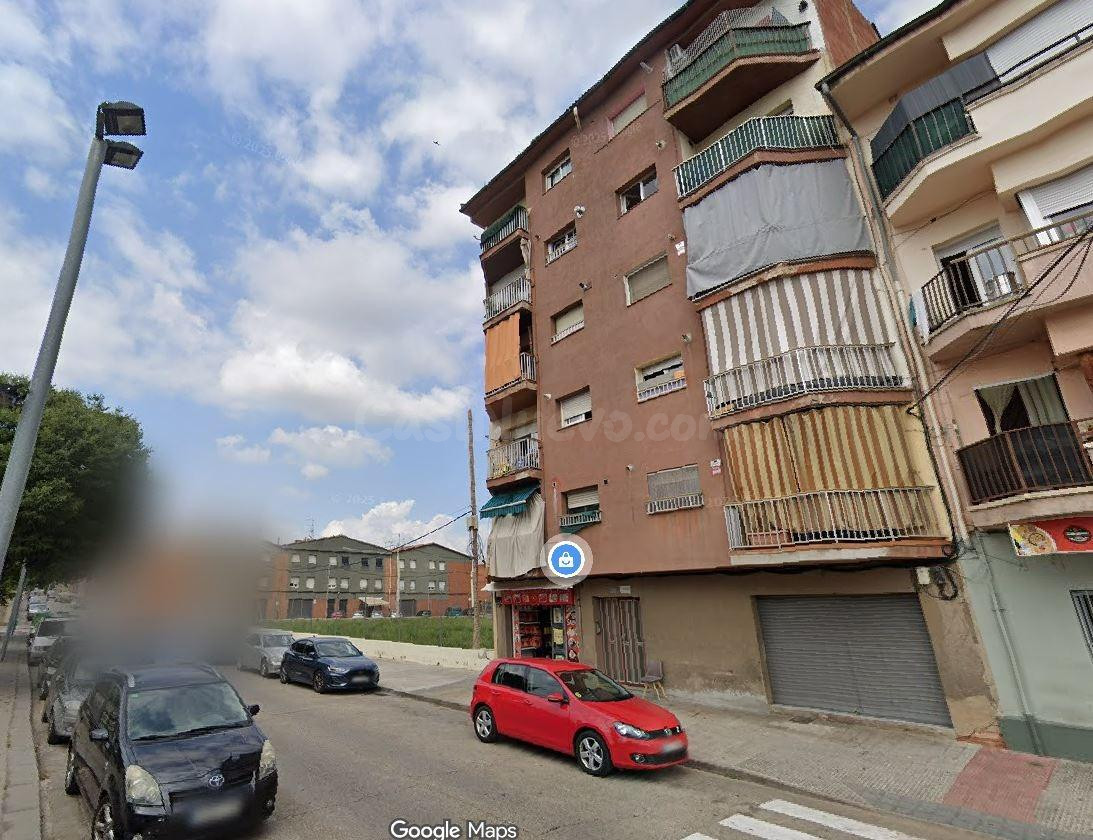 Se vende piso OKUPADO en Mossèn Aulet de Manlleu, Barcelona. - foto 3