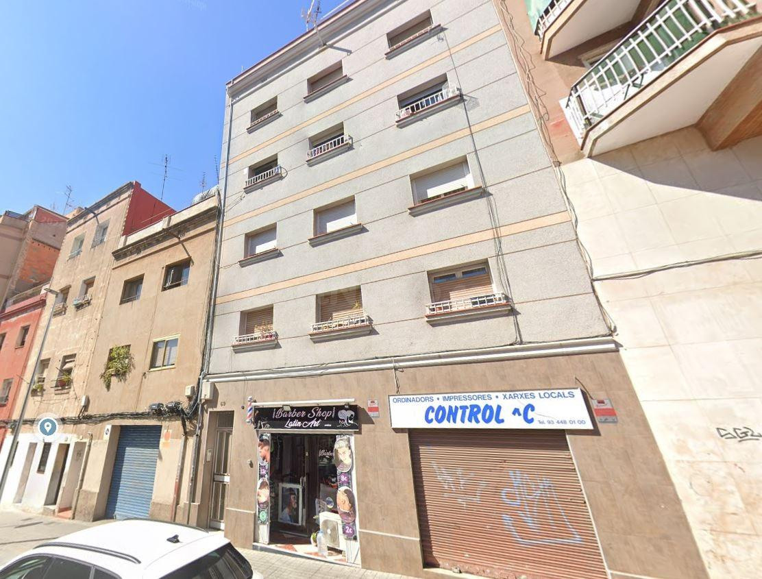 VENTA DE CASA OKUPADA EN HOSPITALET DEL LLOBREGAT (BARCELONA