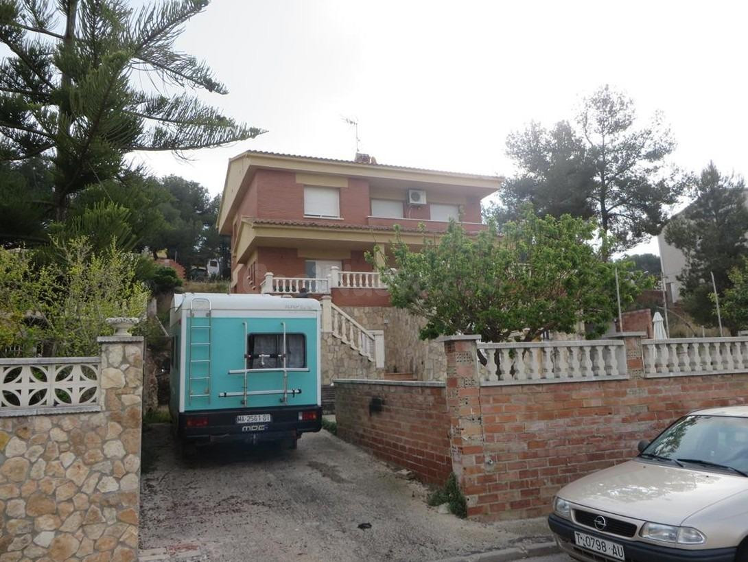 Se vende casa independiente OKUPADA en Llimoners Dels Pobla  - foto 2