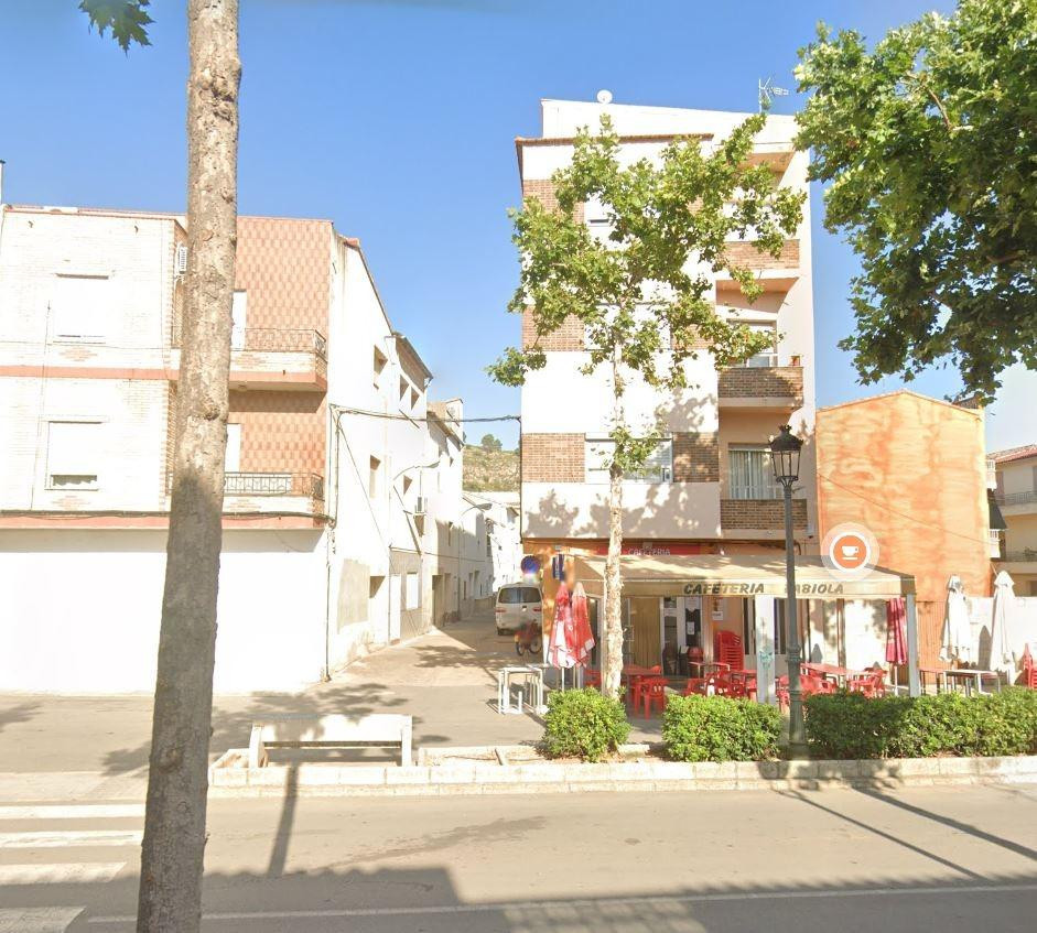 Se vende piso OKUPA en Bolbaite (Valencia) - foto 2
