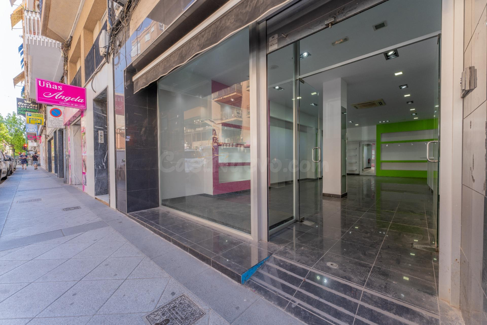 LOCAL COMERCIAL EN ALQUILER EN ZONA CENTRO MUY CONCURRIDA