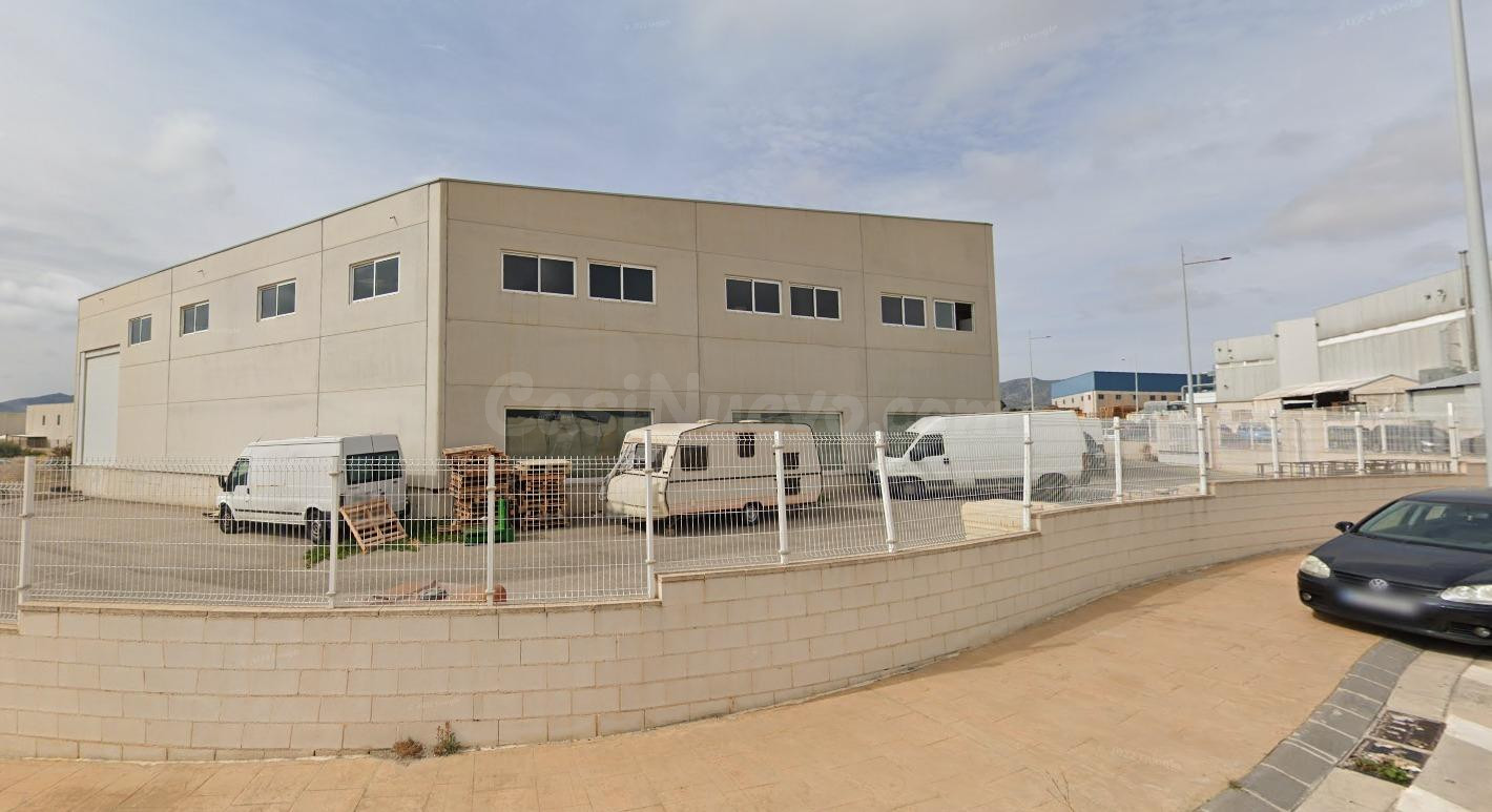 Se vende nave industrial OKUPADA en Elda (Alicante). - foto 2