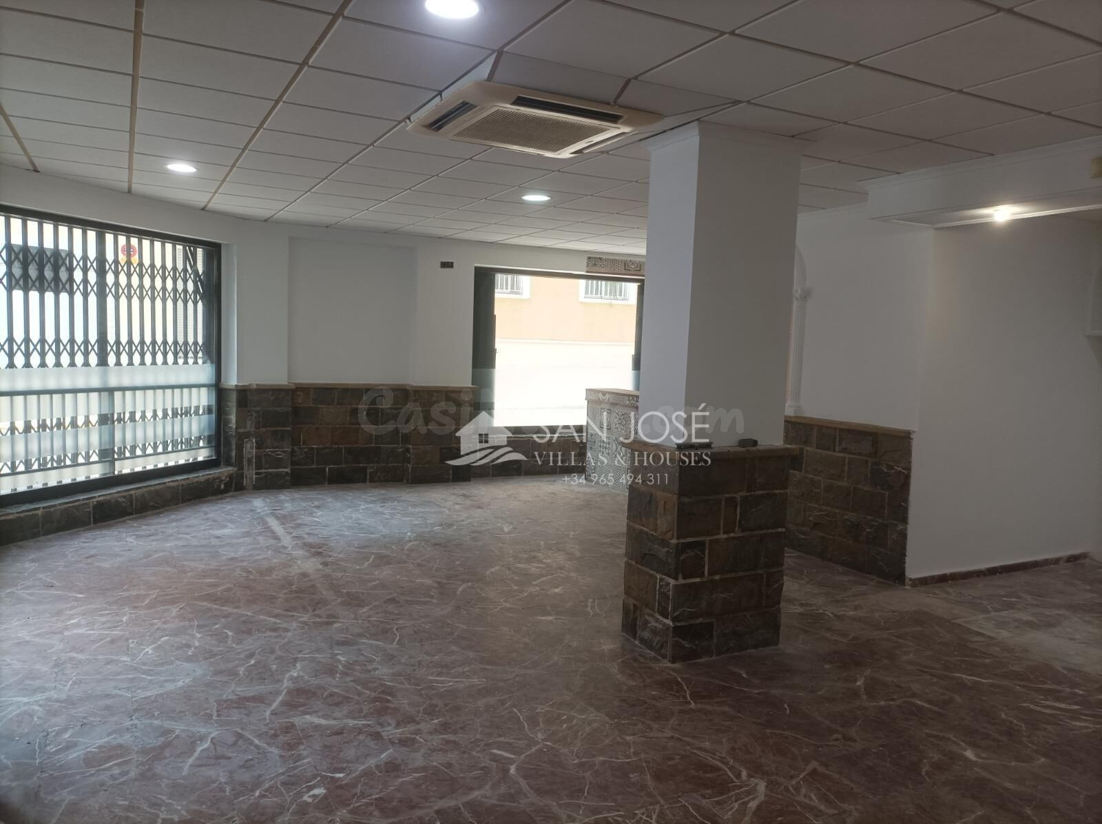 ALQUILER DE LOCAL COMERCIAL EN EL CENTRO DE ELCHE - foto 2