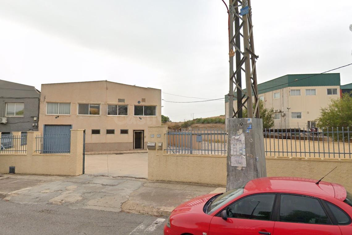 Se vende nave industrial OKUPADA en Calle Alemania 117 de El - foto 3