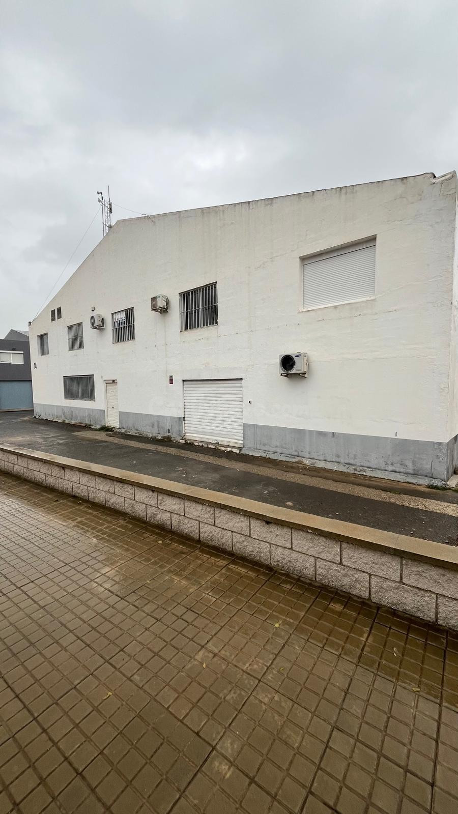 ALQUILER DE LOCAL INDUSTRIAL 70 METROS CUADRADOS EN POLIGONO - foto 2