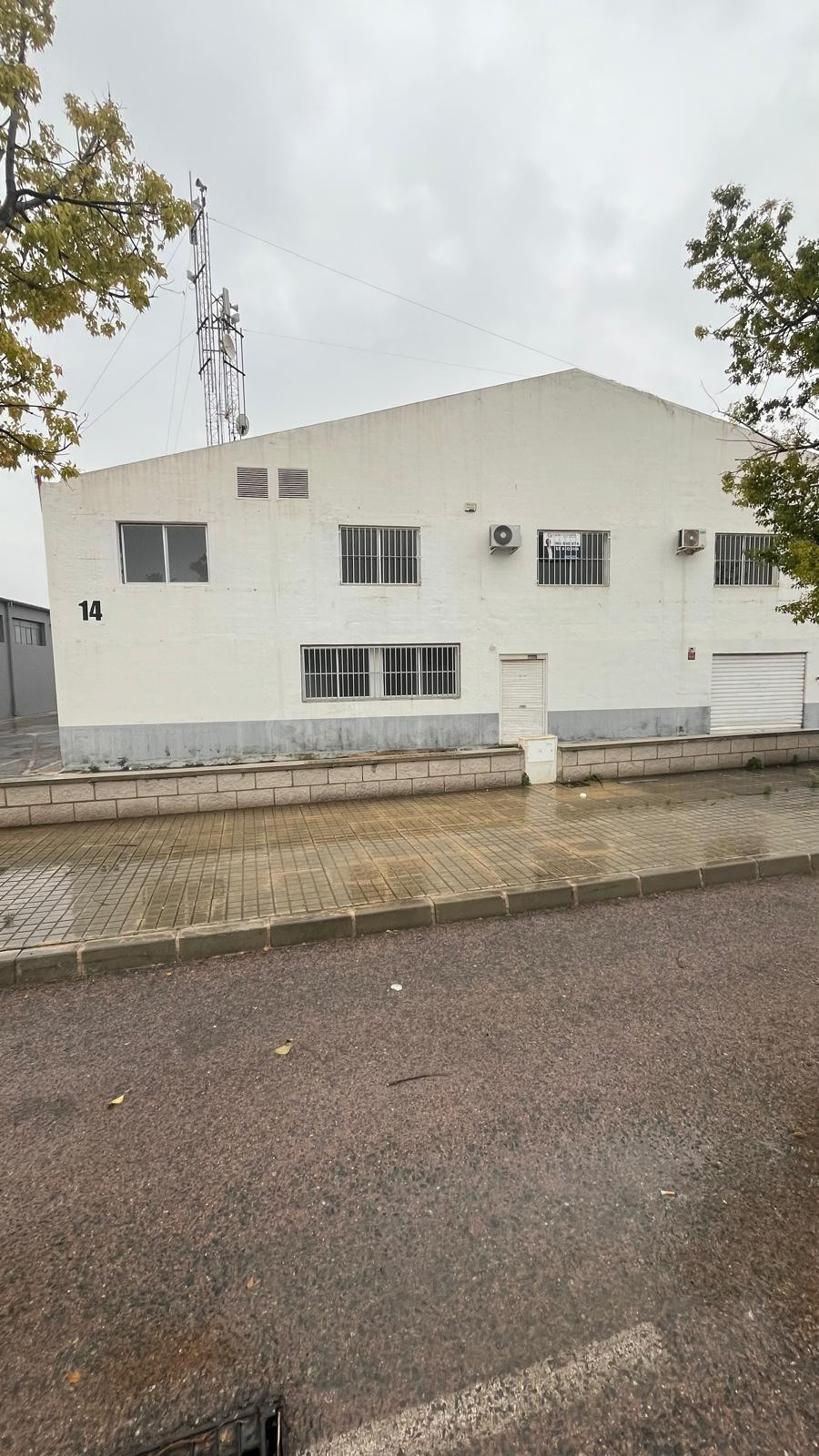 ALQUILER DE LOCAL INDUSTRIAL 70 METROS CUADRADOS EN POLIGONO - foto 3