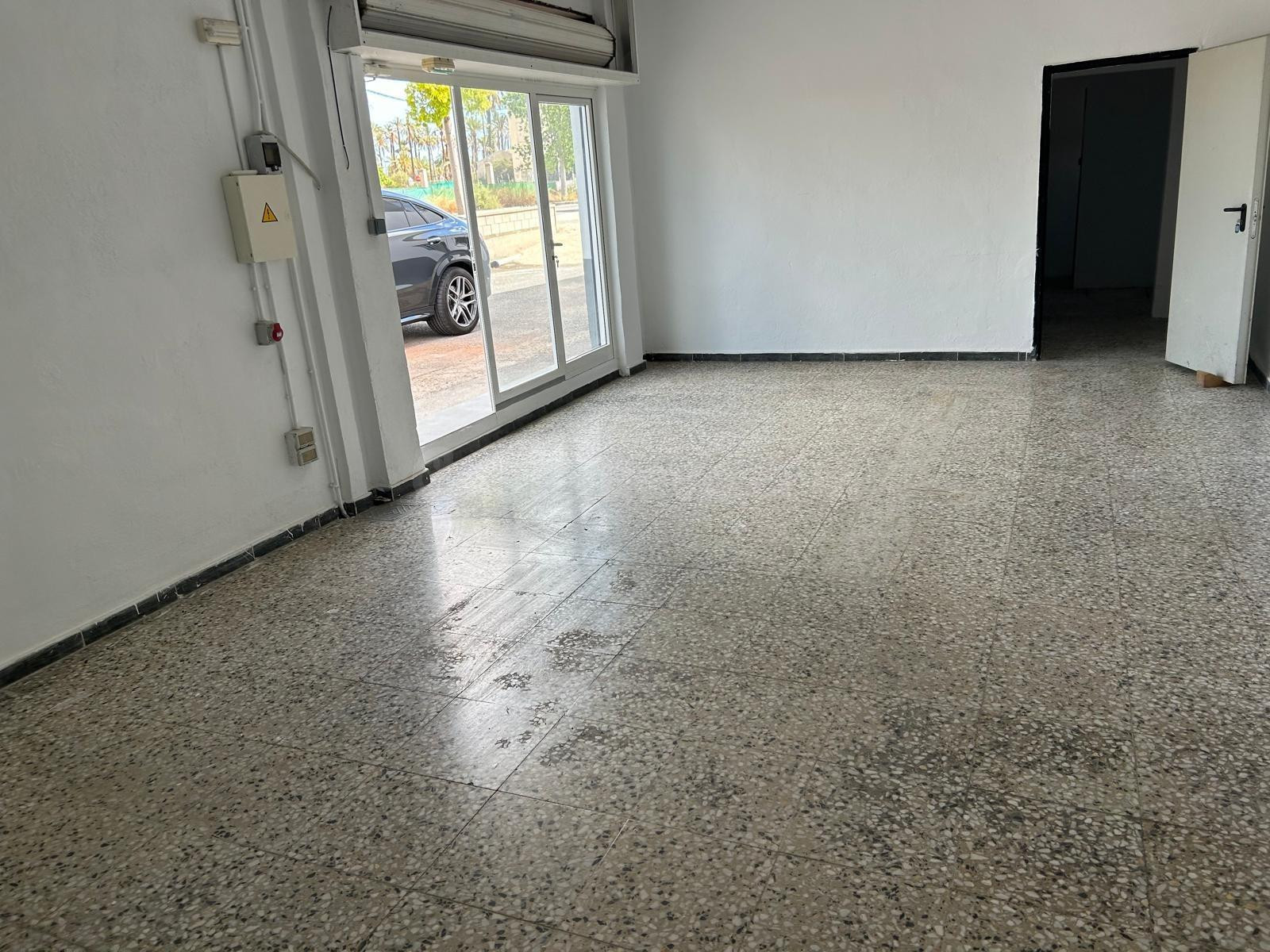 ALQUILER DE LOCAL INDUSTRIAL 70 METROS CUADRADOS EN POLIGONO - foto 5