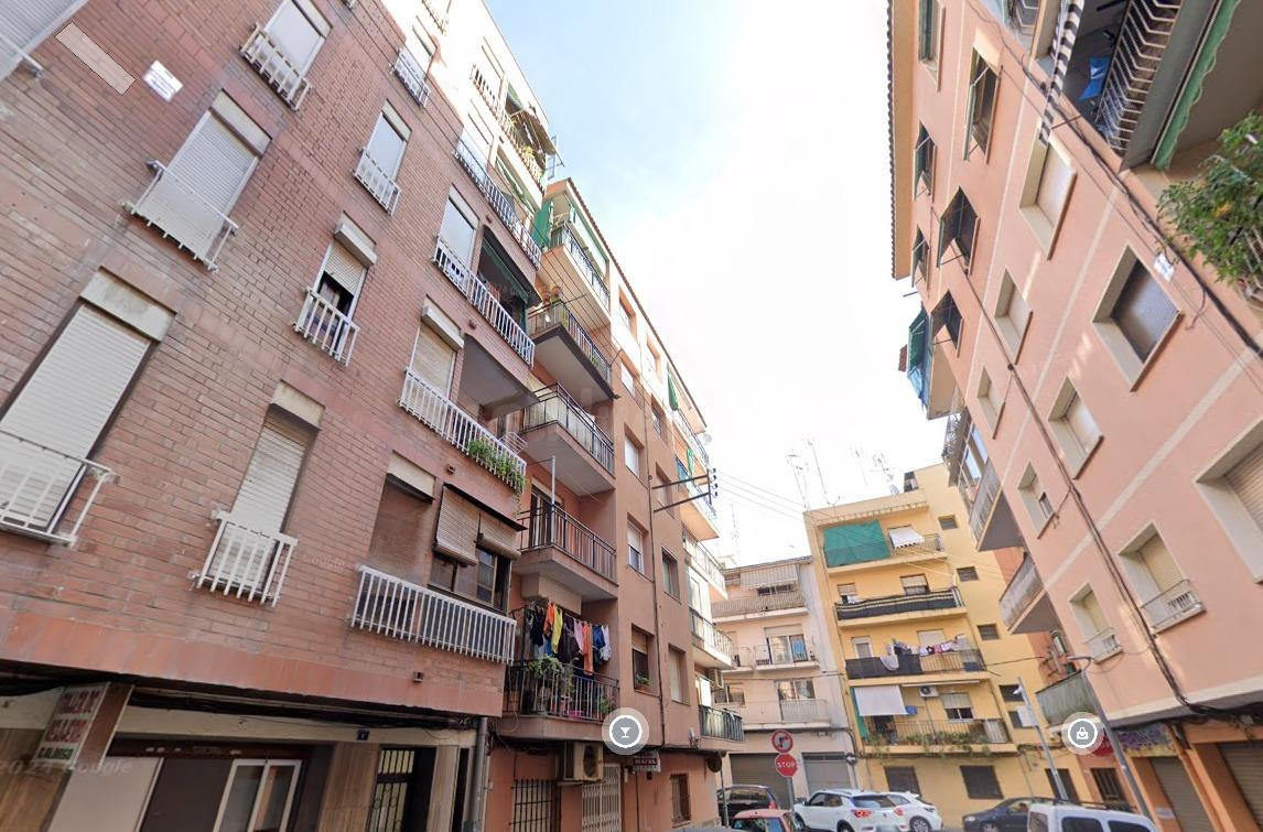 Se vende piso OKUPA en Canovelles (Barcelona).