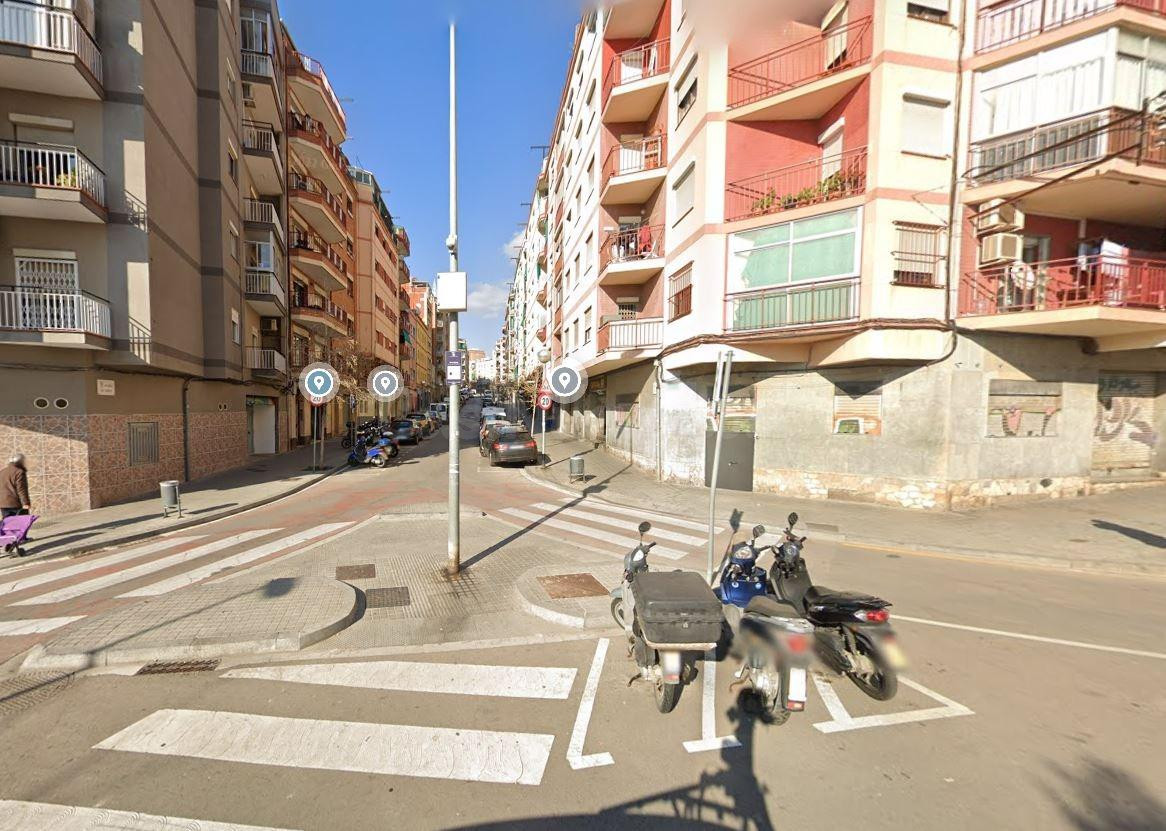Se vende ático OKUPA en Hospitalet de Llobregat (Barcelona).