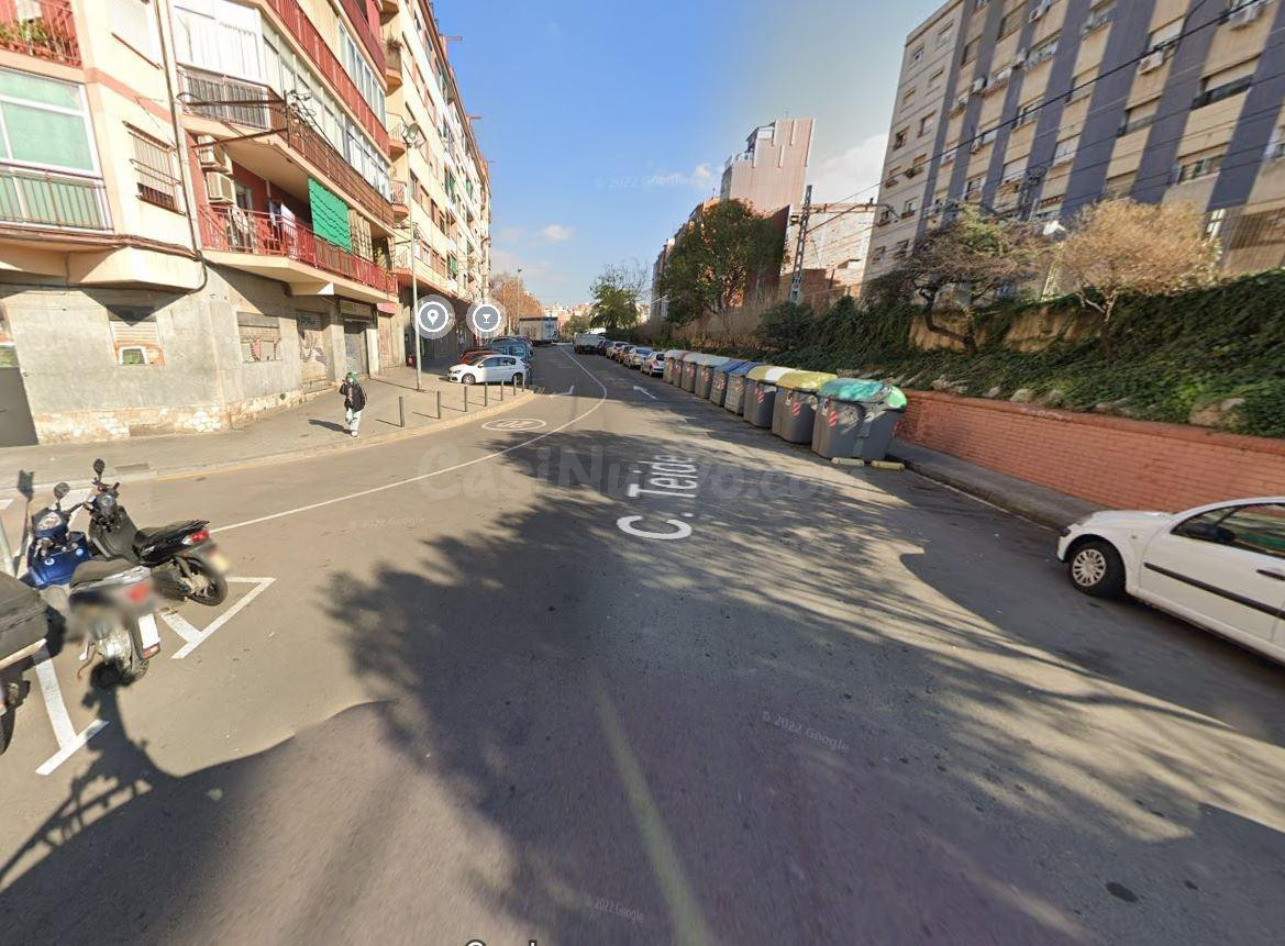 Se vende ático OKUPA en Hospitalet de Llobregat (Barcelona). - foto 3
