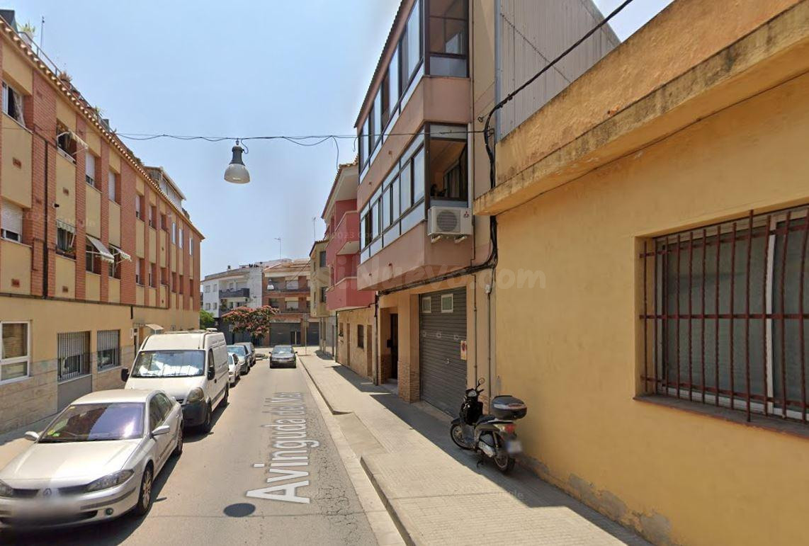 Se vende piso OKUPA en Palafolls (Barcelona). - foto 2