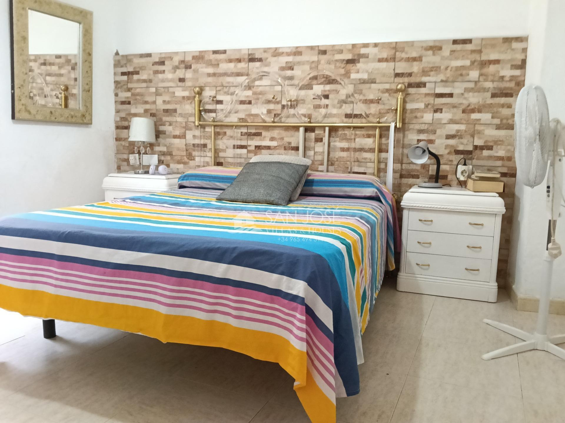 SE VENDE CASA PARA ENTRAR A VIVIR EN EL CENTRO DE ASPE - foto 5