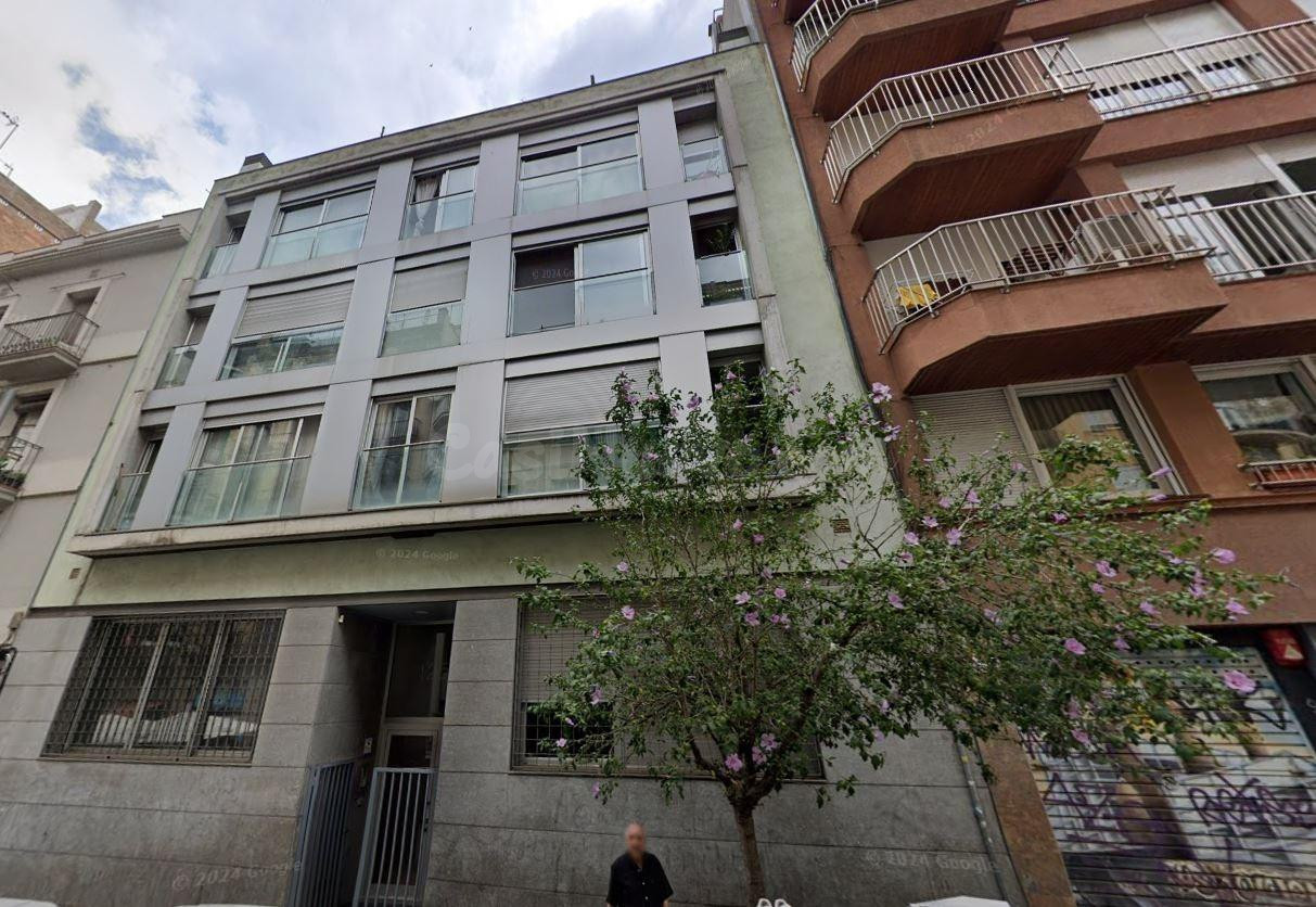 Se vende dúplex OKUPA en Barcelona (Barcelona).