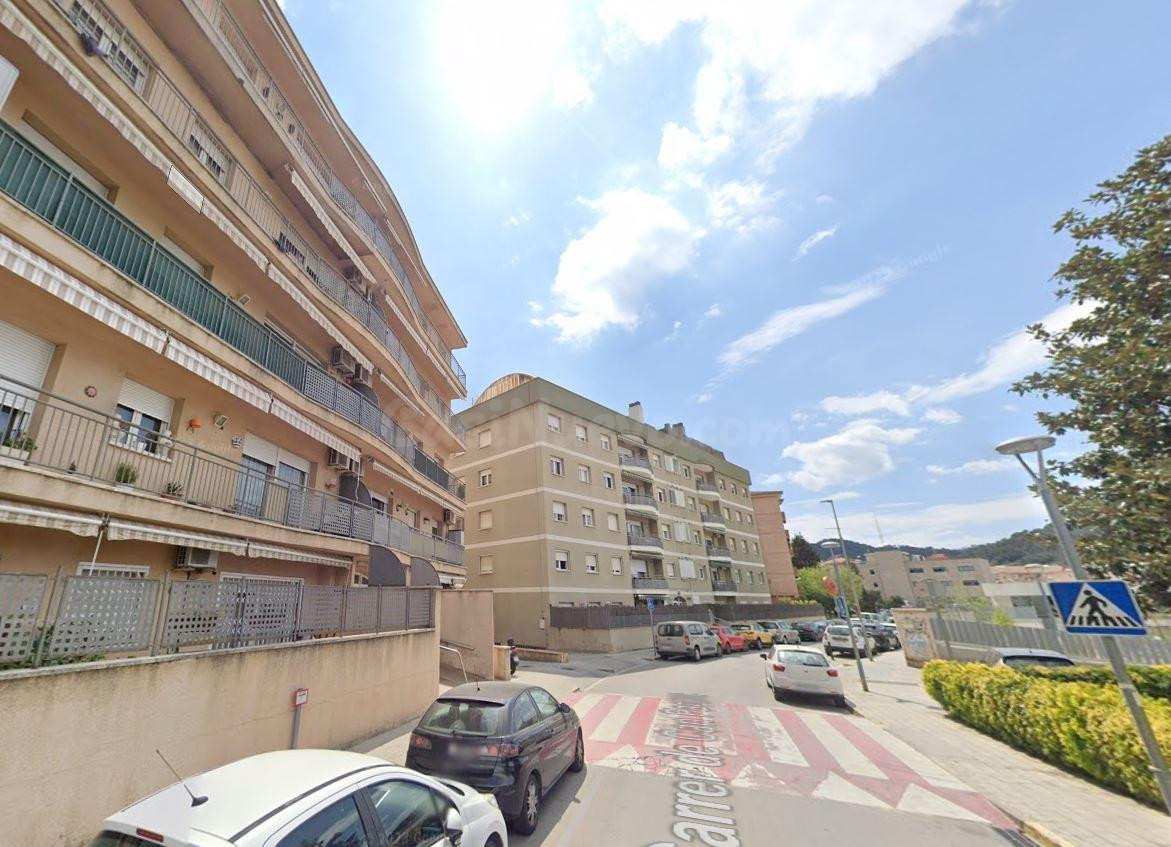 Se vende piso OKUPA en Montornès del Vallès (Barcelona). - foto 2