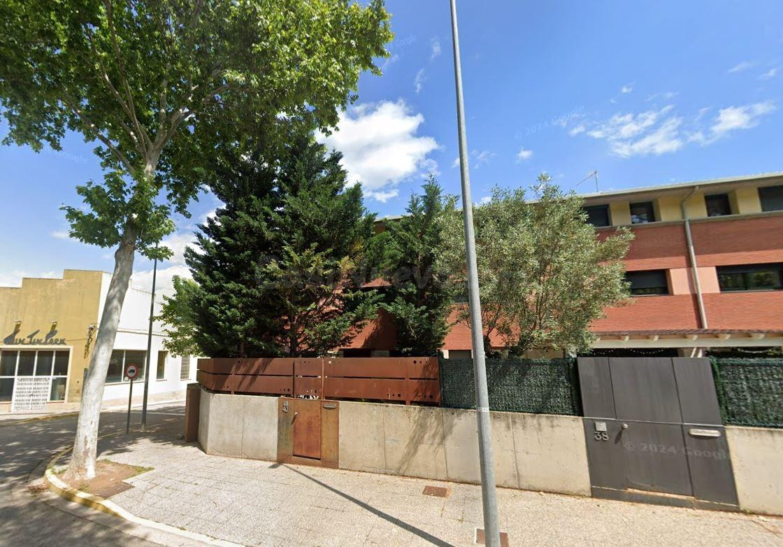 Se vende casa adosada OKUPA en St Julia Sarrià de Ter (Giron