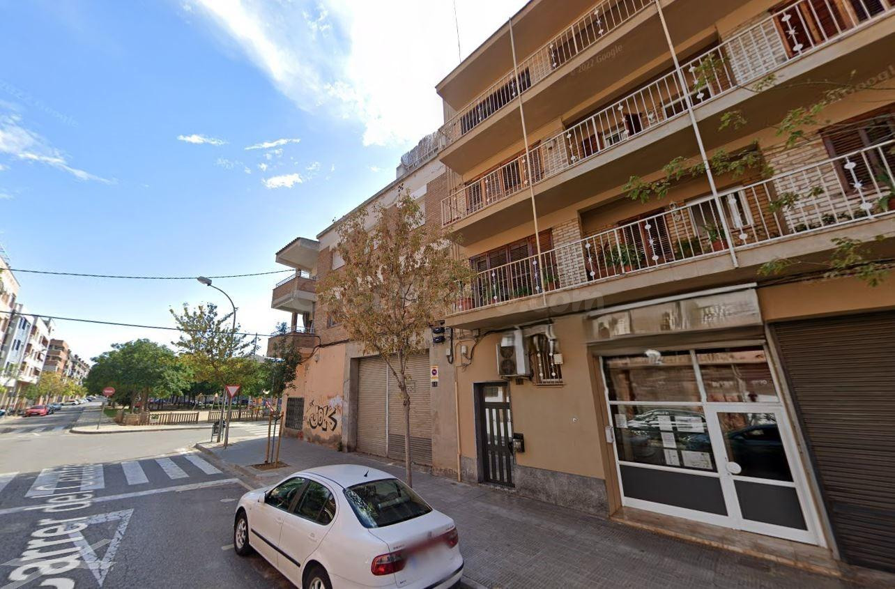Se vende piso OKUPA en Lleida (Lleida).