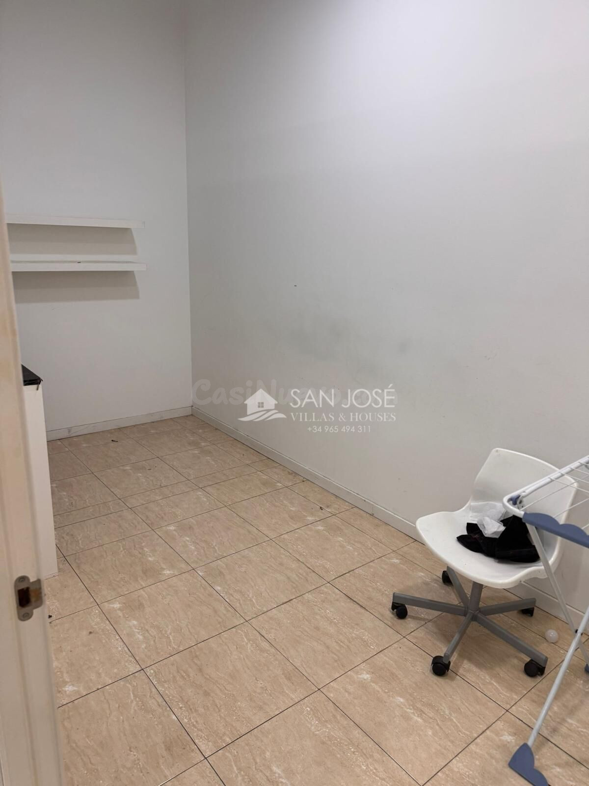 SE VENDE LOCAL COMERCIAL EN NOVELDA CON POSIBILIDAD DE VENTA - foto 4