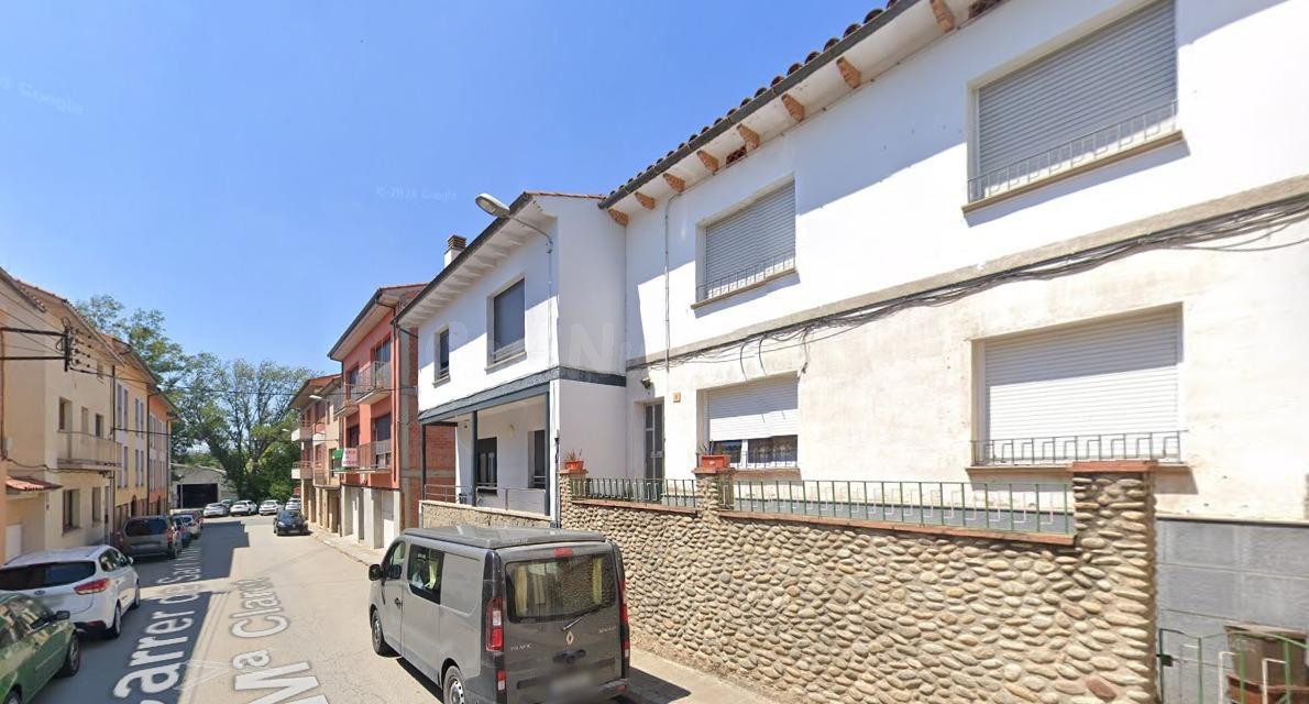 Se vende piso OKUPA en Roda de Ter (Barcelona). - foto 2