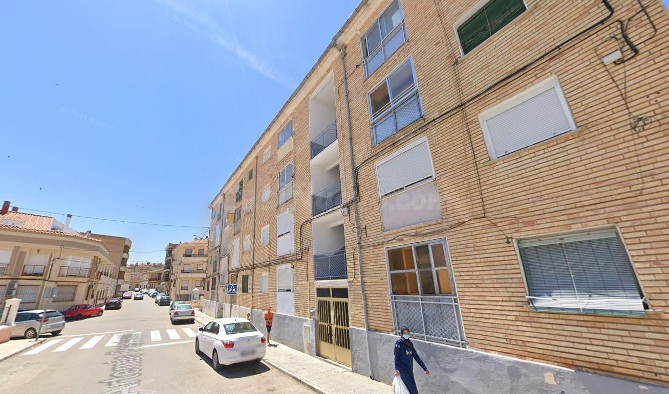 Se vende piso OKUPA en Hellín (Albacete).