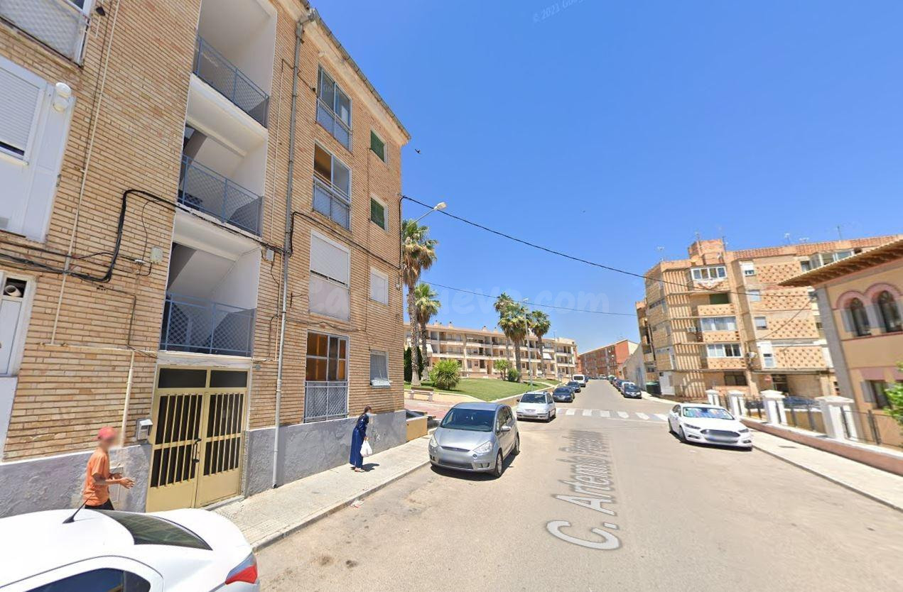 Se vende piso OKUPA en Hellín (Albacete). - foto 3