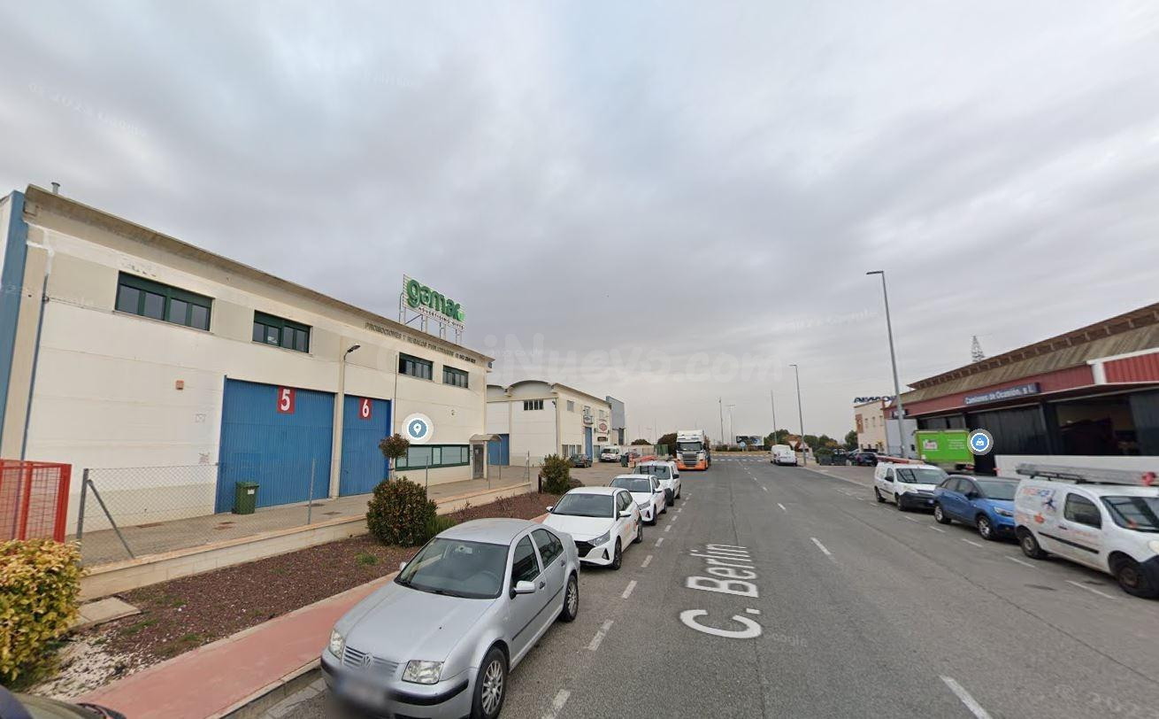 Se vende nave industrial OKUPA en Albacete (Albacete). - foto 3