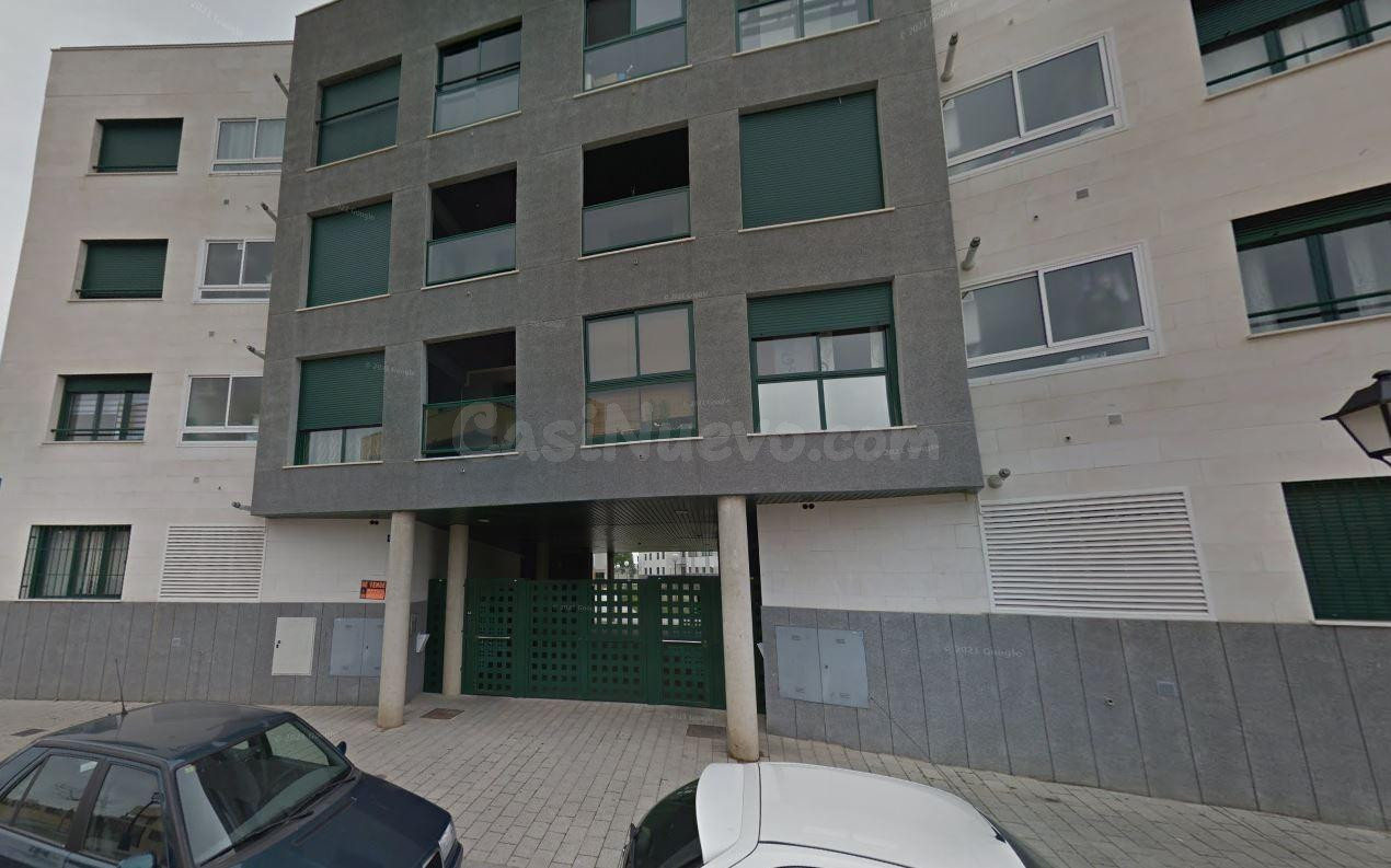 Se vende piso OKUPA en Albacete (Albacete). - foto 3