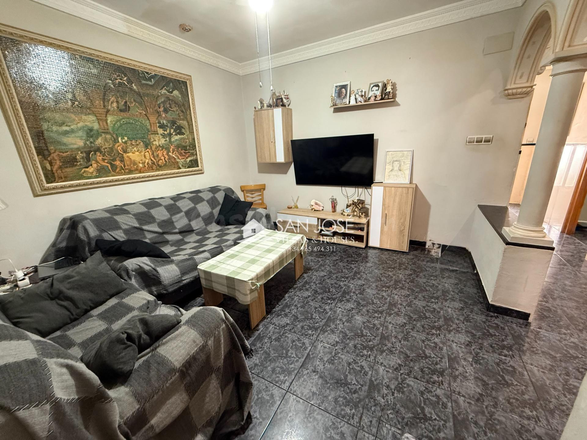 SE VENDE CASA EN ASPE CON TERRAZA Y TODO EXTERIOR - foto 2