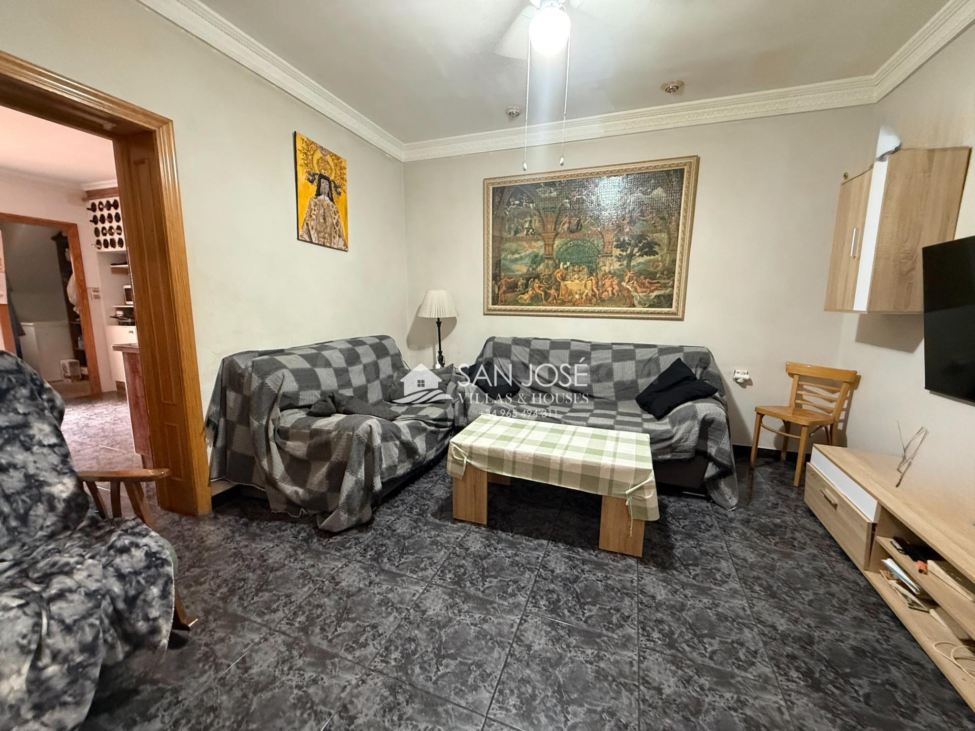SE VENDE CASA EN ASPE CON TERRAZA Y TODO EXTERIOR - foto 3