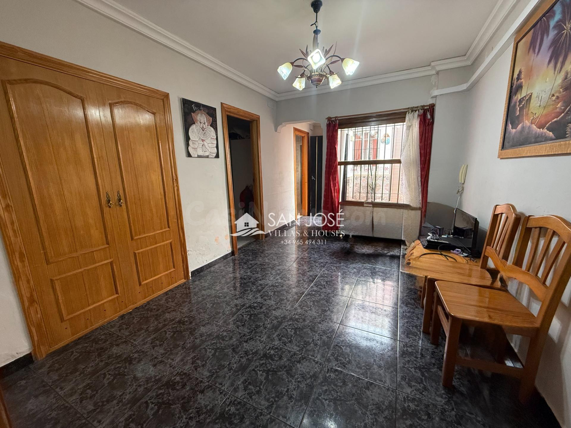 SE VENDE CASA EN ASPE CON TERRAZA Y TODO EXTERIOR - foto 4