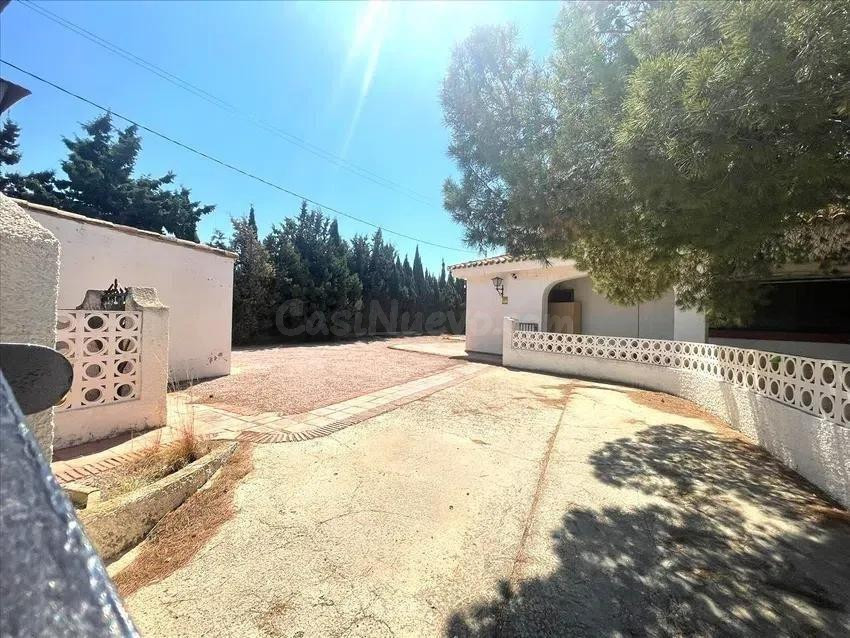 Se vende chalet OKUPA en Elche (Alicante). - foto 2