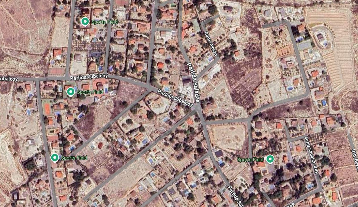 Se vende chalet OKUPA en Elche (Alicante). - foto 4