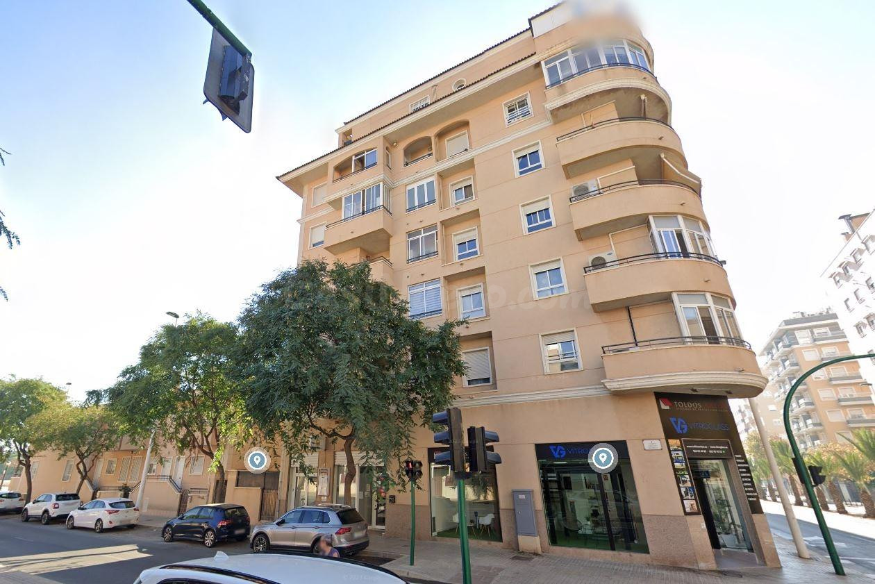Se vende Piso OKUPADO en Calle Josep Joaquim Landerer 12 Elc - foto 2