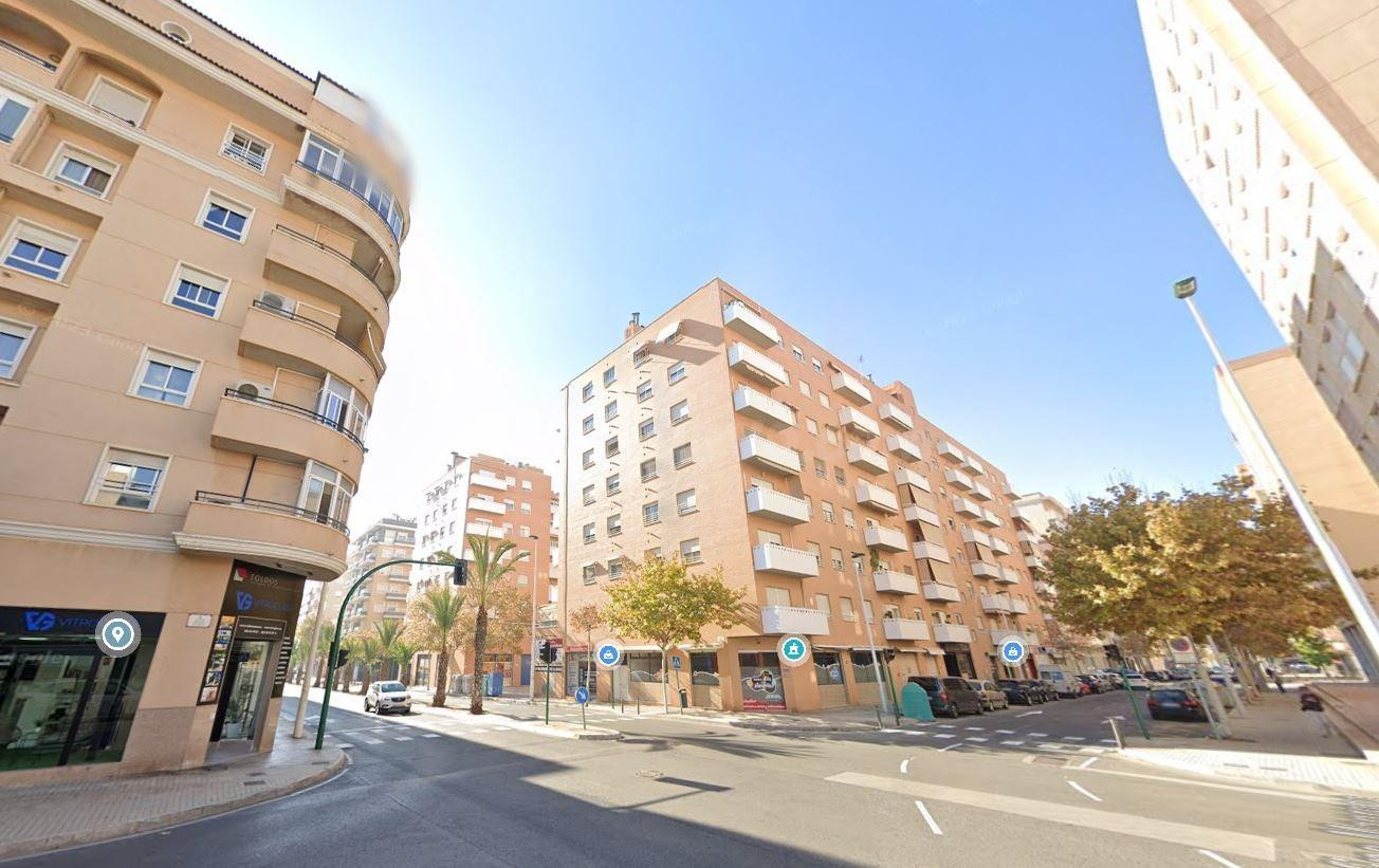 Se vende Piso OKUPADO en Calle Josep Joaquim Landerer 12 Elc - foto 3