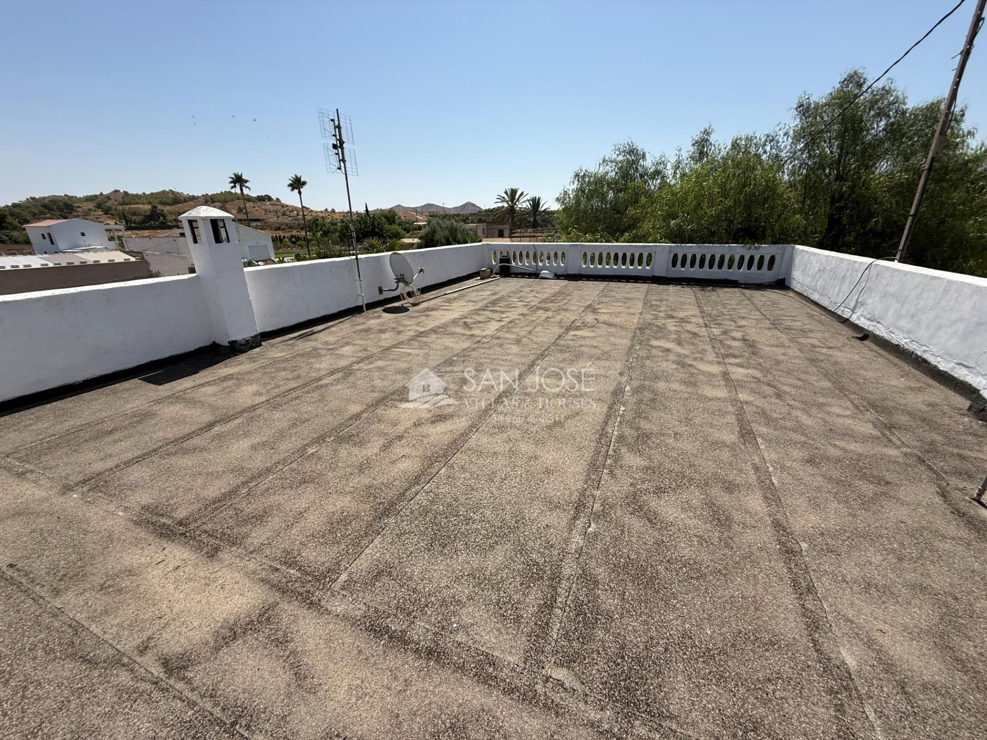 SE VENDE CHALET EN ASPE CON PISCINA Y NAVE INDUSTRIAL - foto 4