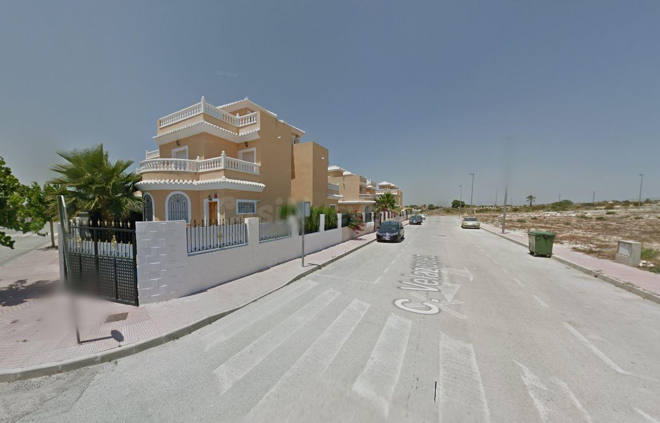 Se vende casa OKUPA en San Fulgencio (Alicante).