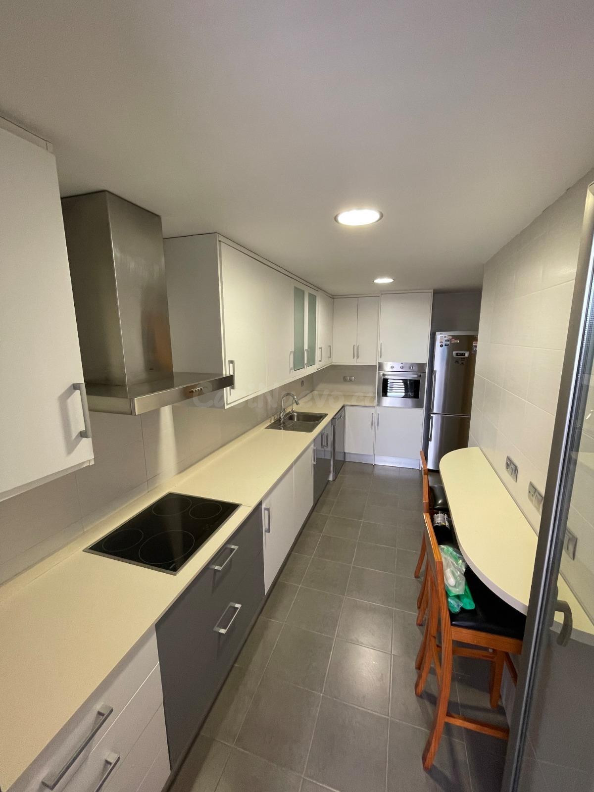 ¡Tu Nuevo Hogar Espera en Elche, Junto al Corte Inglés! ✨ - foto 5