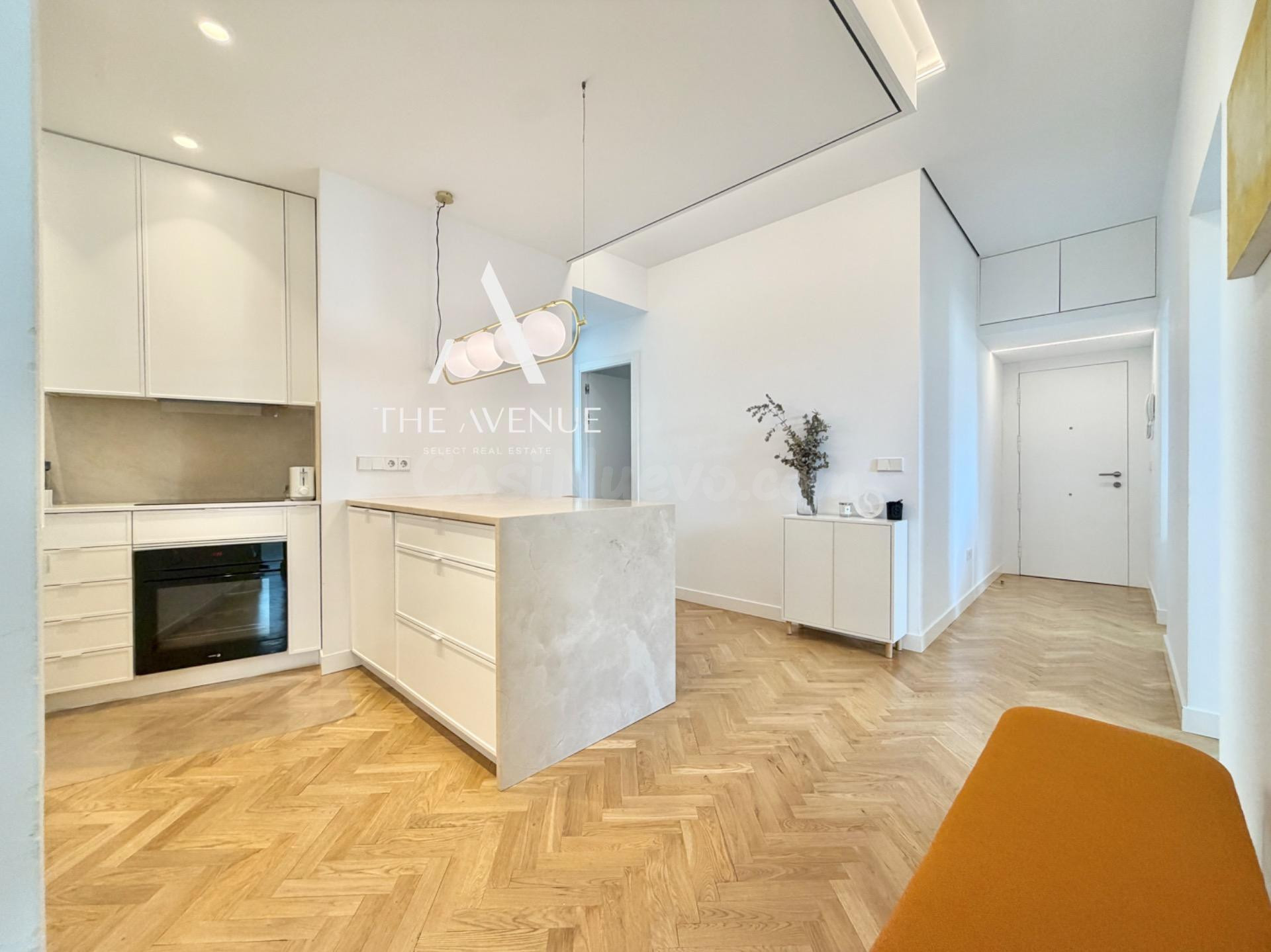 Vivienda con reforma integral del 2023 y altura de techos de - foto 2