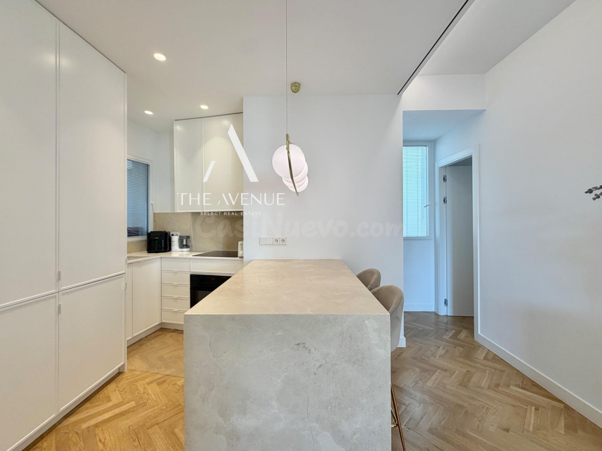 Vivienda con reforma integral del 2023 y altura de techos de - foto 4