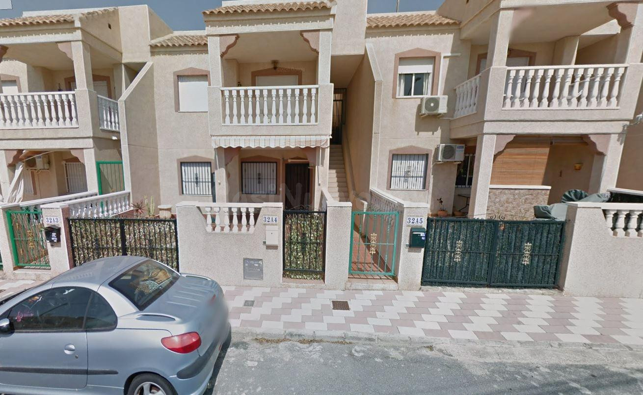 Se vende casa independiente OKUPADA en Cañada Marina-Rosa Nº