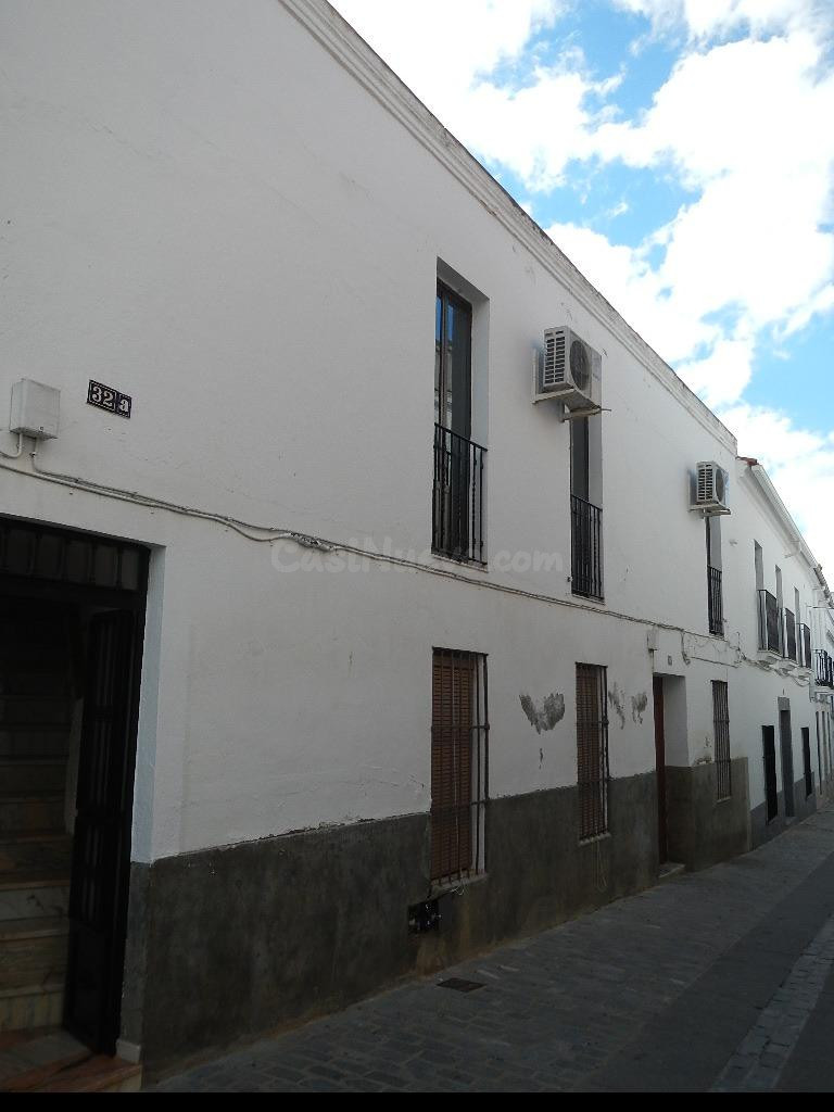 Se vende piso OKUPA en Zafra (Badajoz).