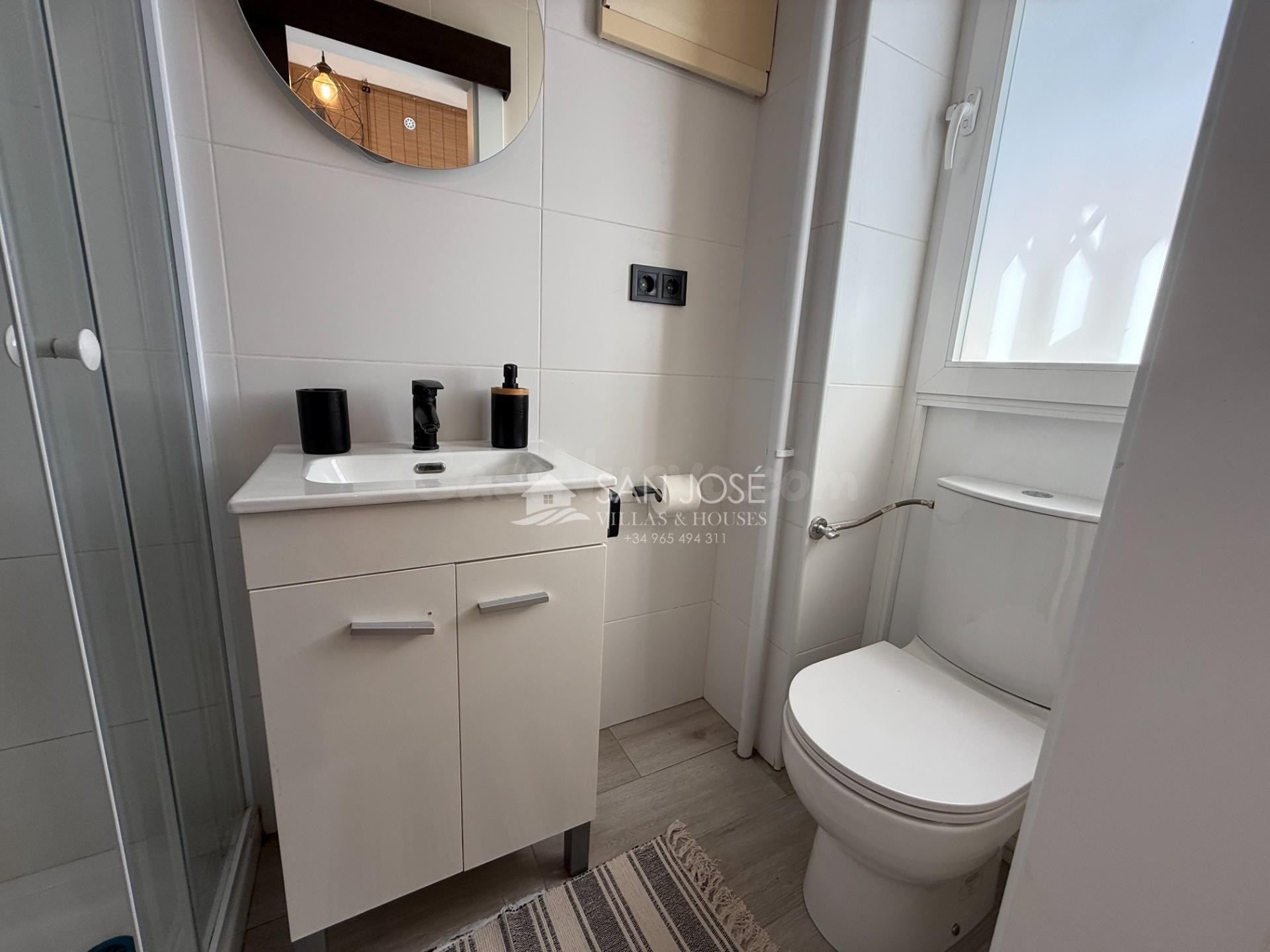 SE VENDE LOCAL COMERCIAL HABILITADO COMO ESTUDIO SIN CAMBIO  - foto 5