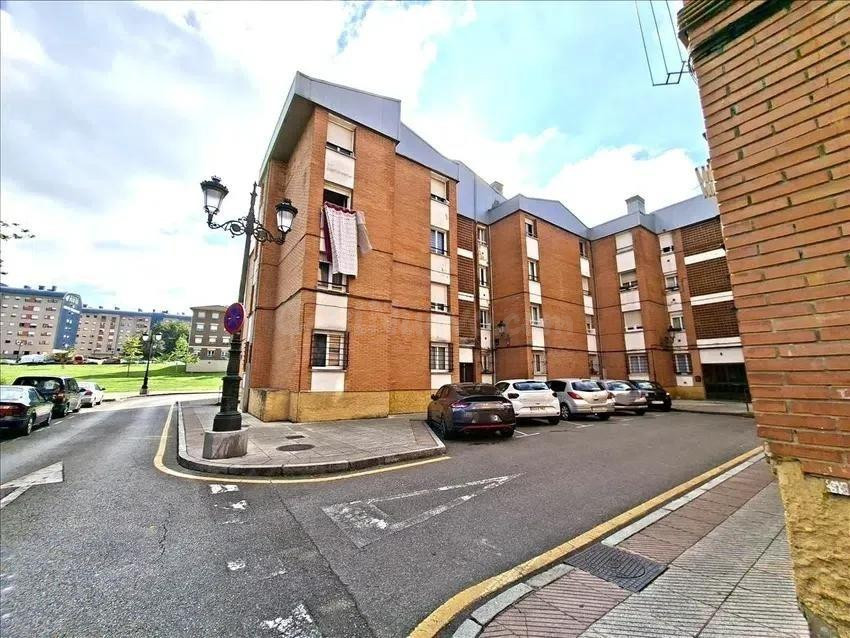 Se vende piso OKUPADO en Oviedo (Asturias). - foto 3