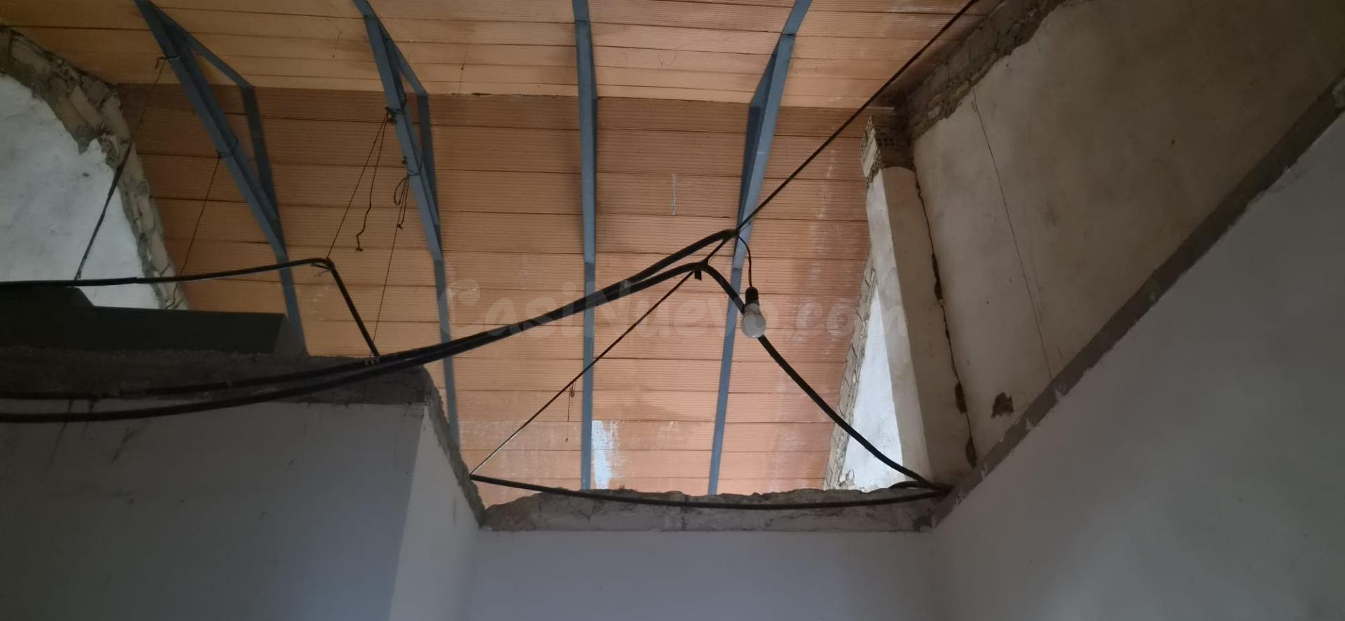 CASA INDEPENDIENTE EN CALLE DIPUTACION PROVINCIAL - foto 4