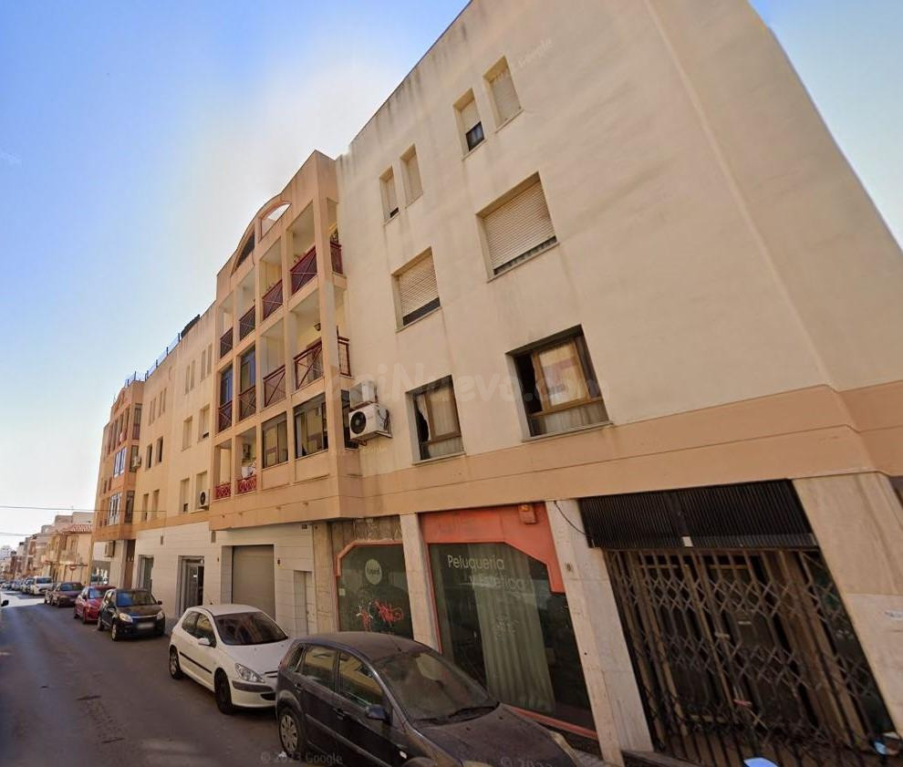 Se vende casa OKUPADA en Ejido (Almería). - foto 2