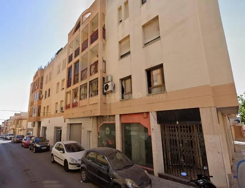 Se vende casa OKUPADA en Ejido (Almería). - foto 5