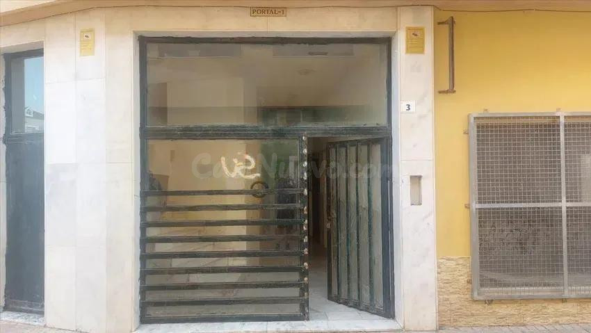 Se vende piso OKUPADO en Ejido (Almería).