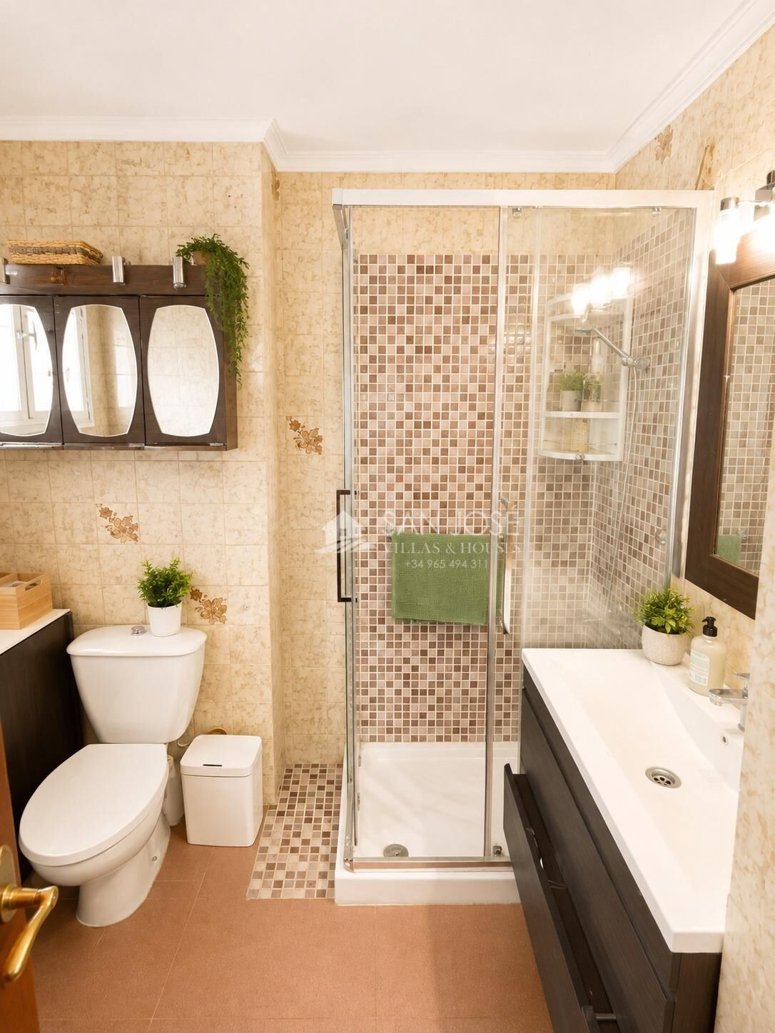 VENTA DE PISO EN SEVILLA, MUY LUMINOSO CON 3 DORMITORIOS EN  - foto 4