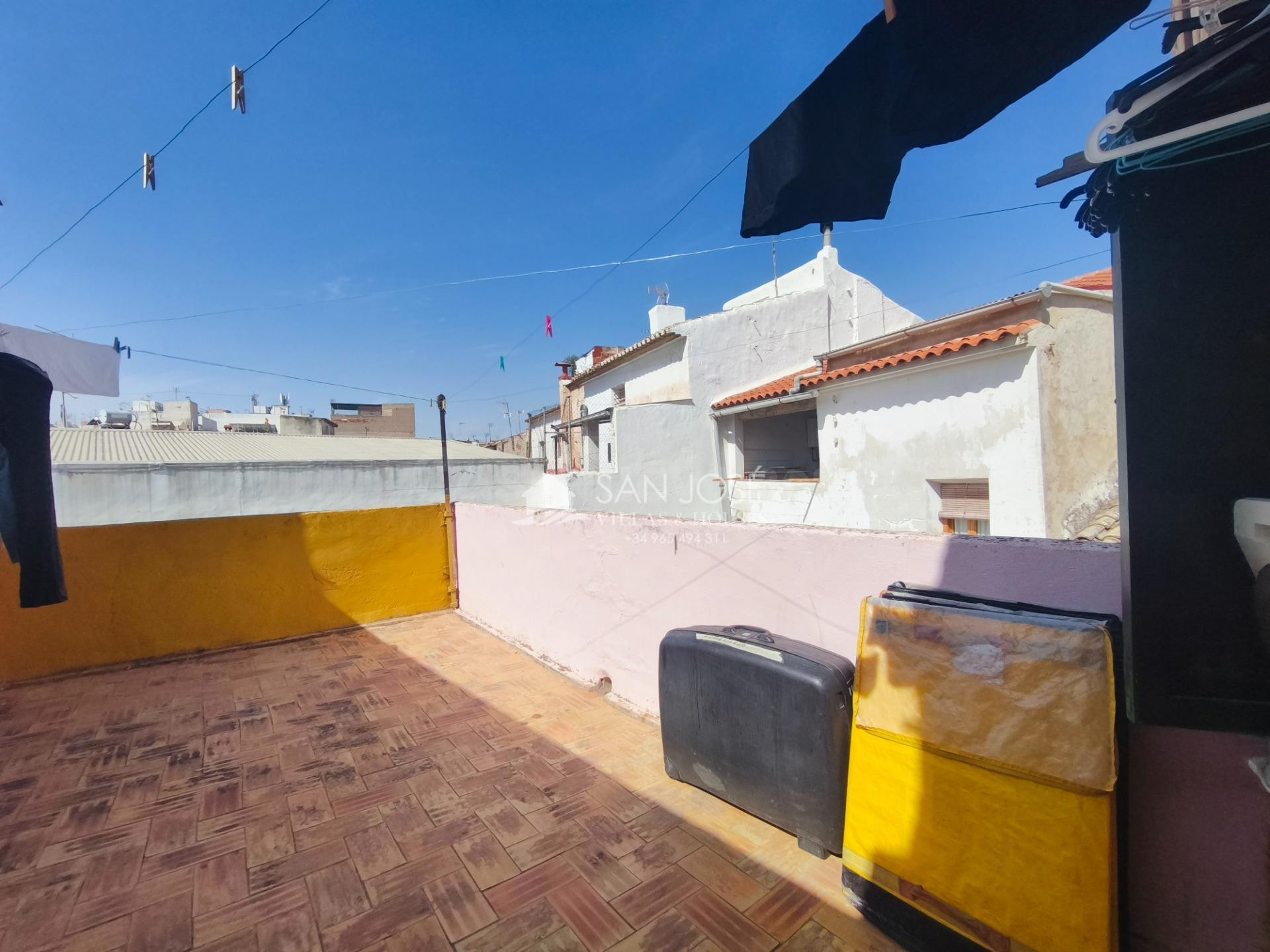 SE VENDE CASA EN ASPE PARA ENTRAR A VIVIR O REFORMAR