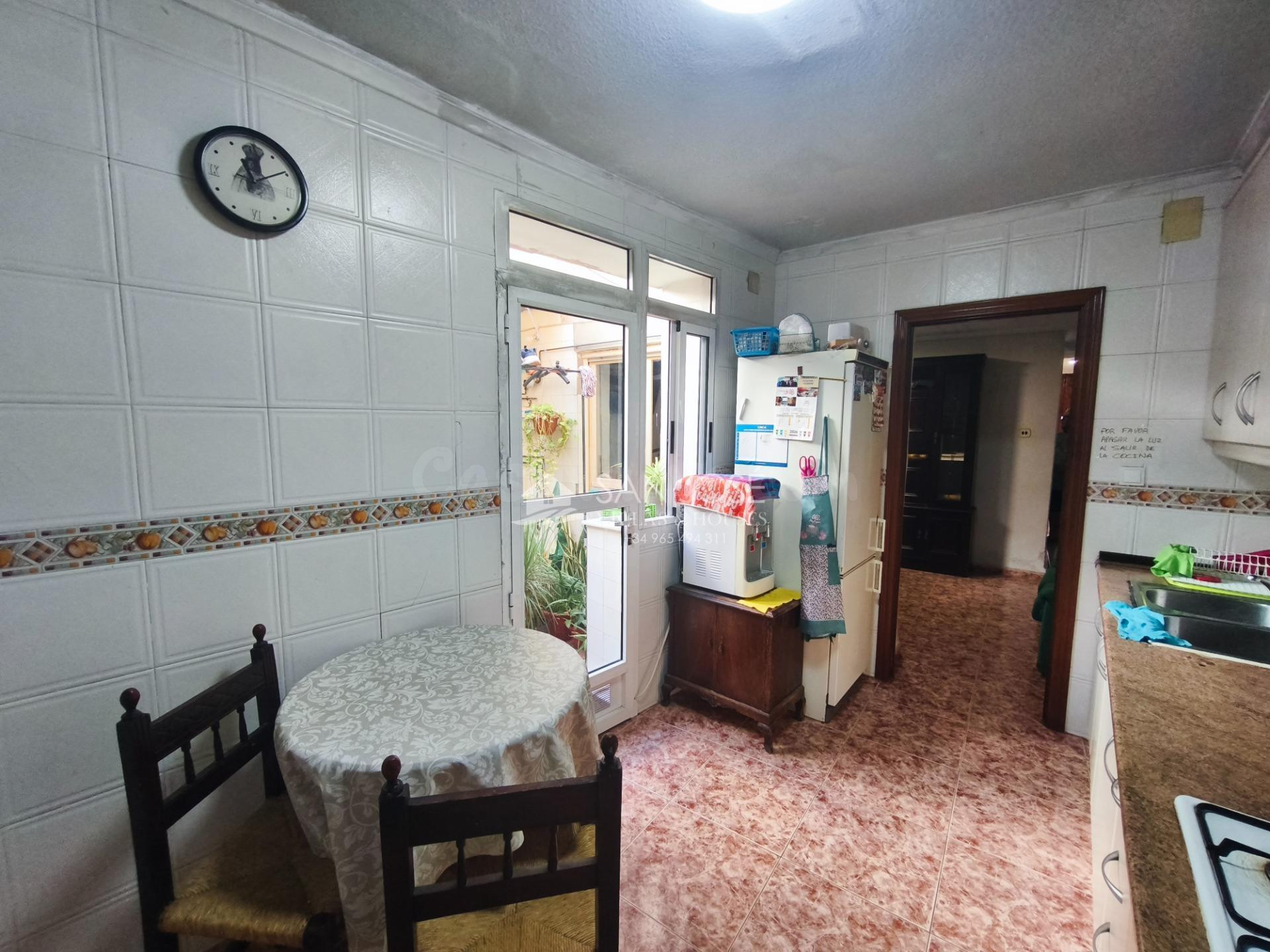 SE VENDE CASA EN ASPE PARA ENTRAR A VIVIR O REFORMAR - foto 3
